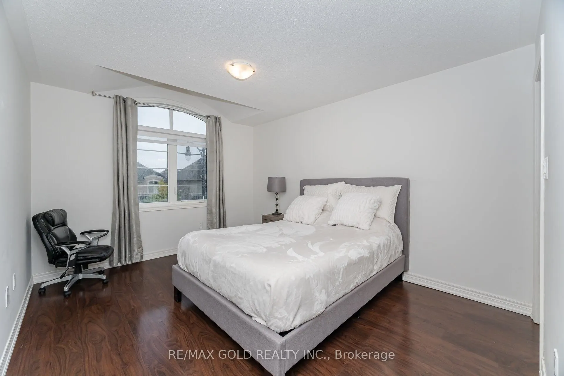 37 Observatory Crescent