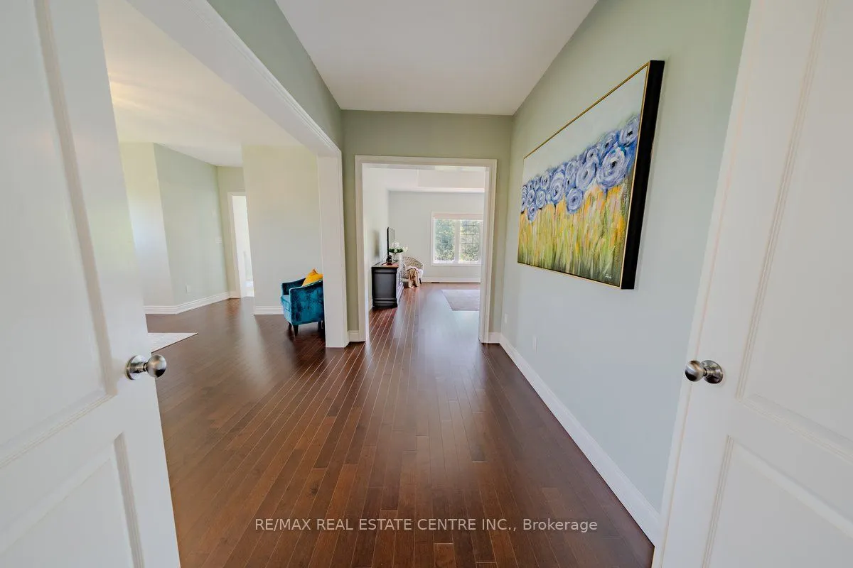 22 Malaspina Close N