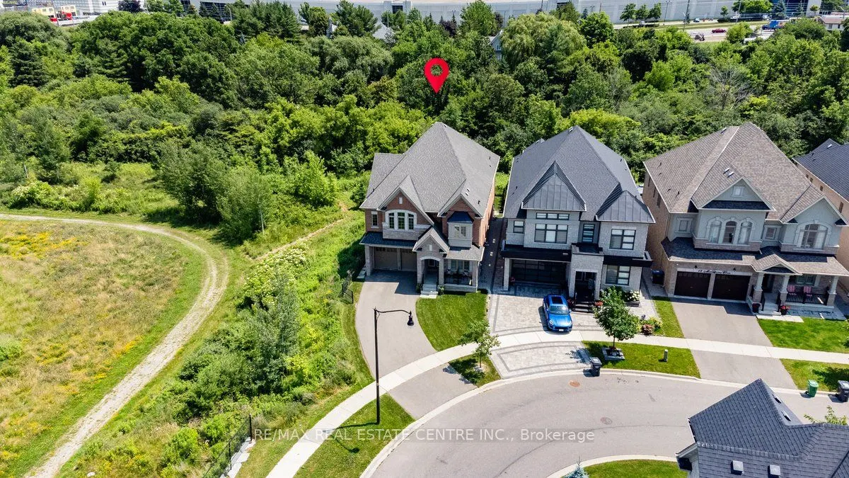22 Malaspina Close N