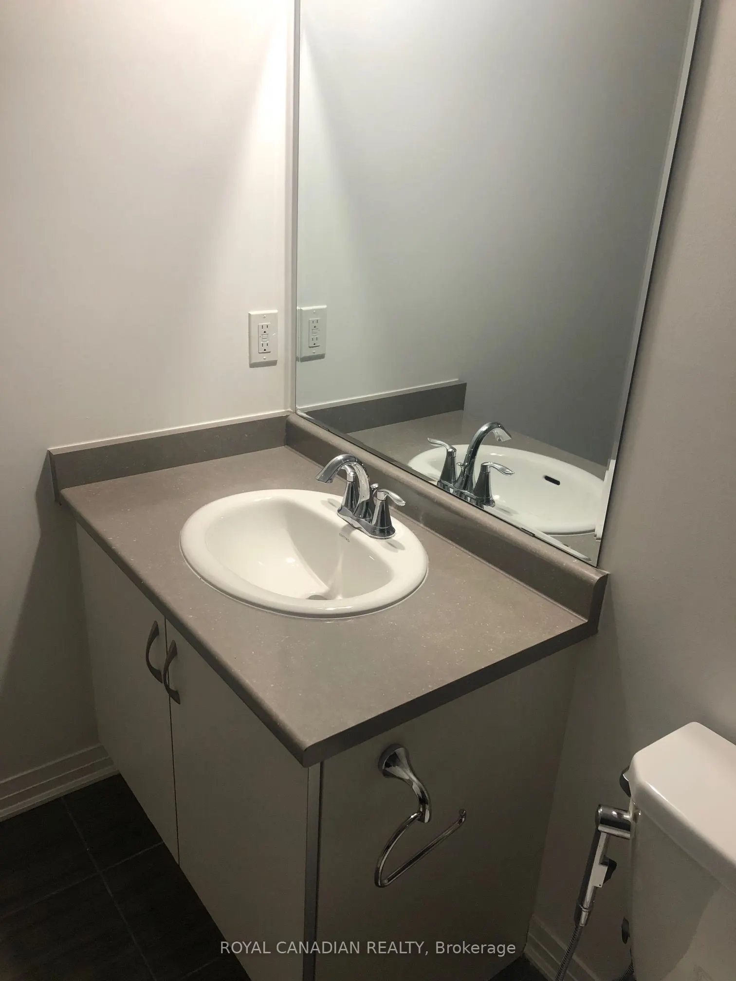 128 Grovewood Common, #206