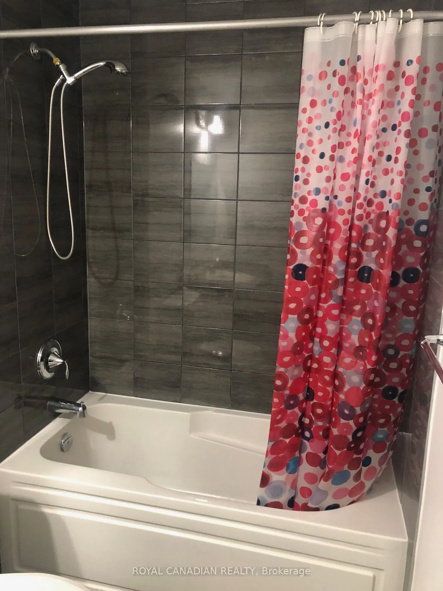 128 Grovewood Common, #206