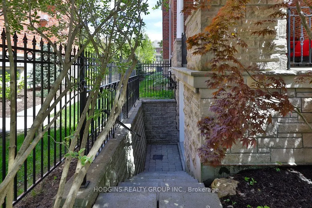 3264 Barchester Court