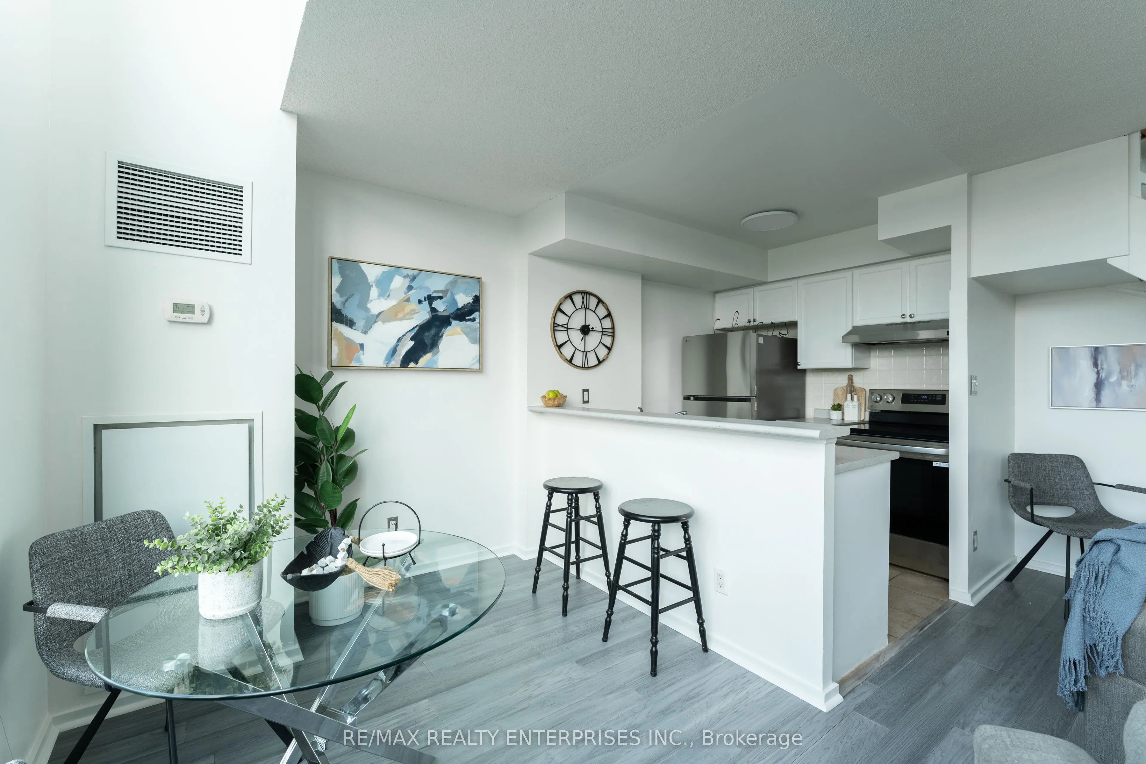 200 Manitoba Street, #333