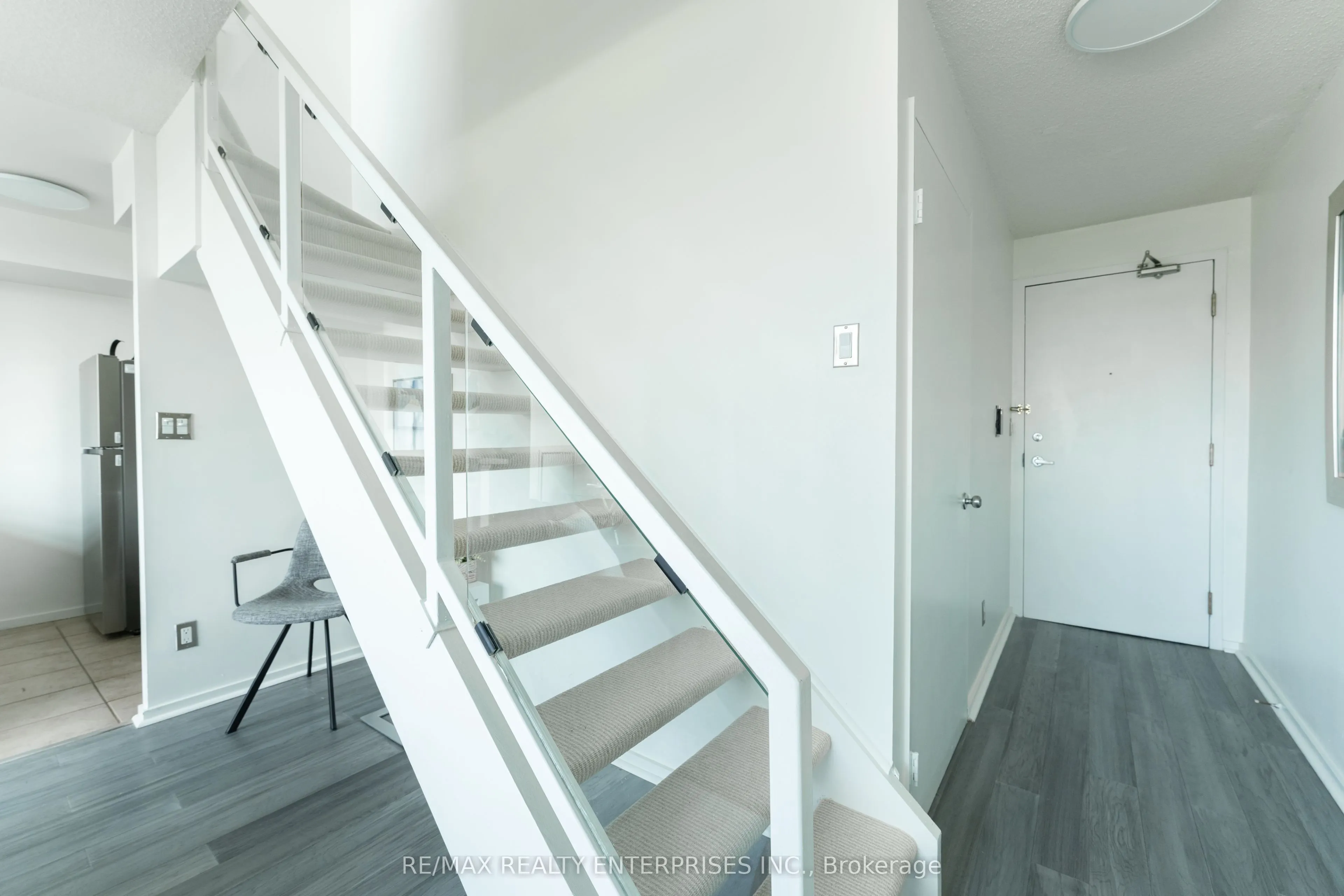 200 Manitoba Street, #333