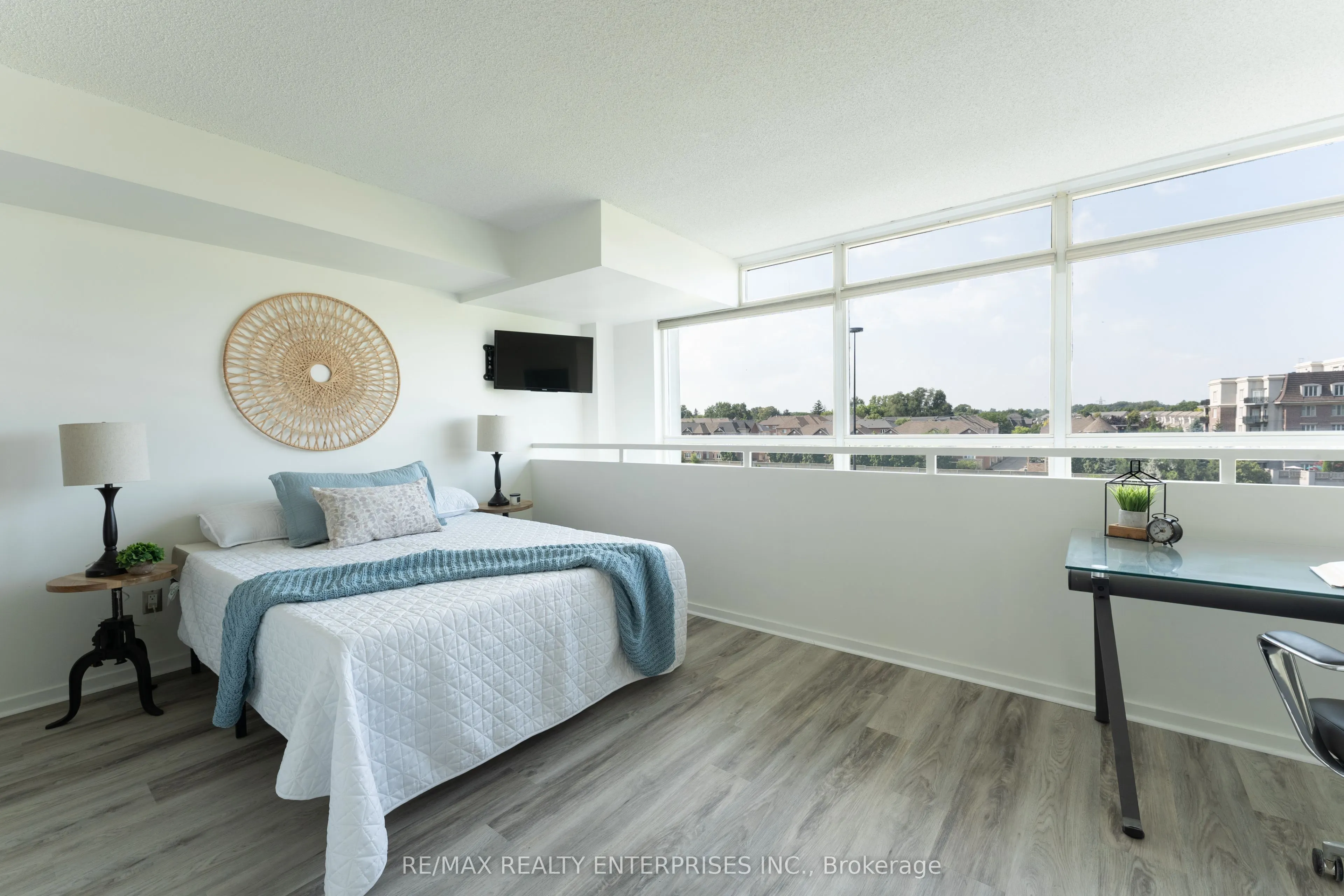 200 Manitoba Street, #333