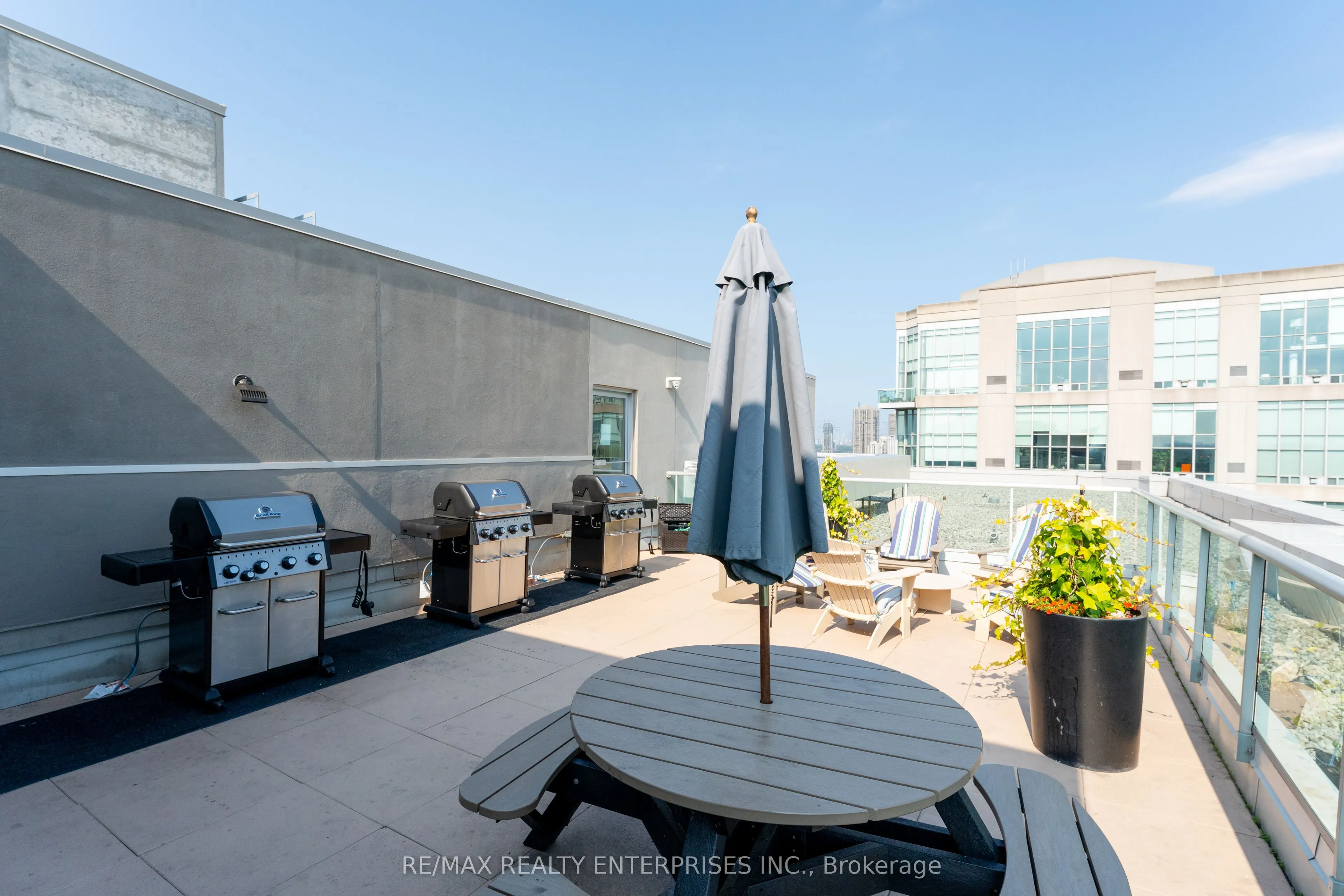 200 Manitoba Street, #333