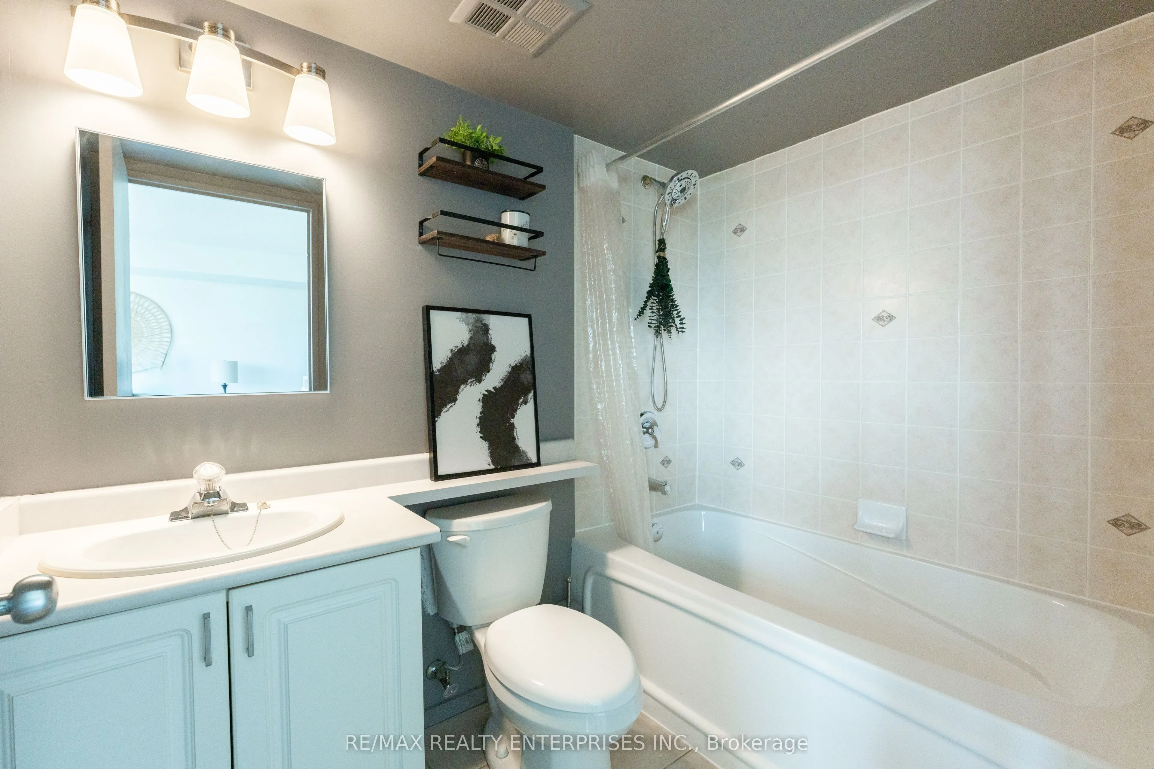 200 Manitoba Street, #333