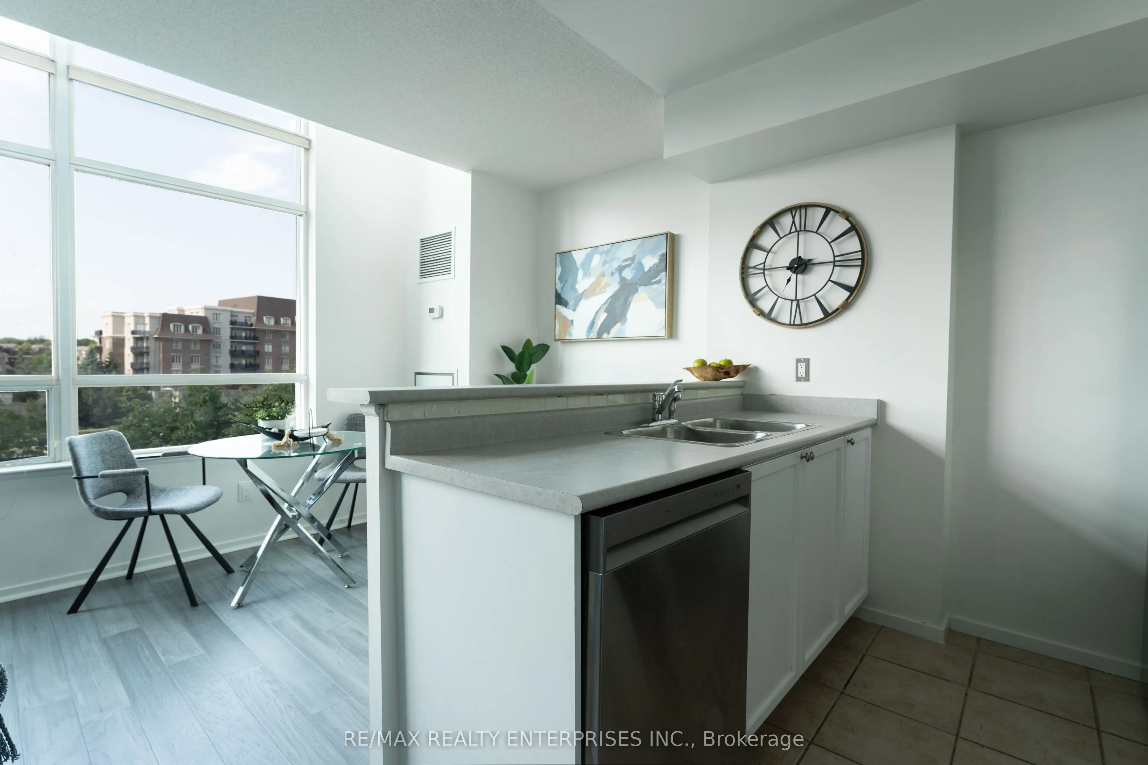 200 Manitoba Street, #333