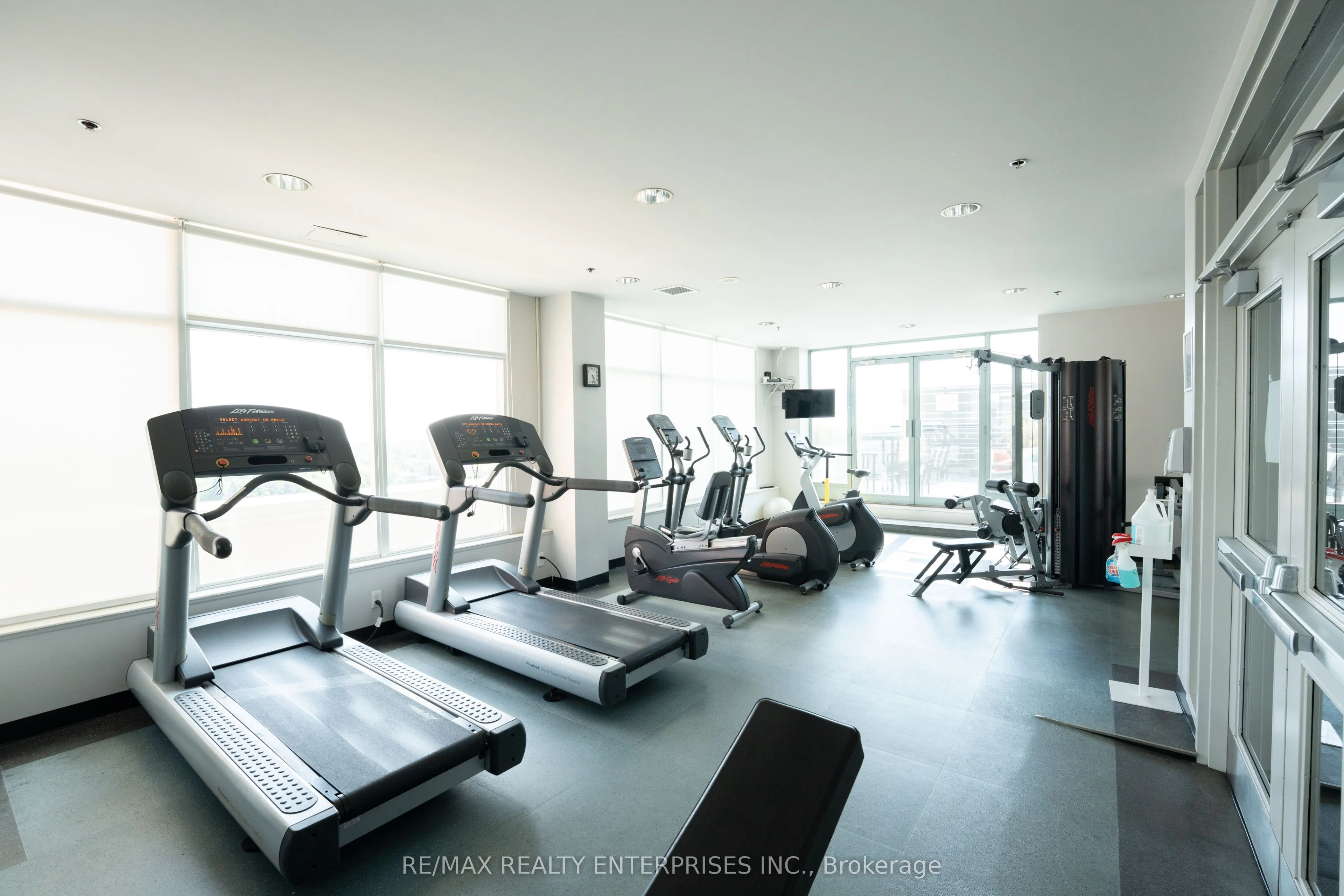 200 Manitoba Street, #333