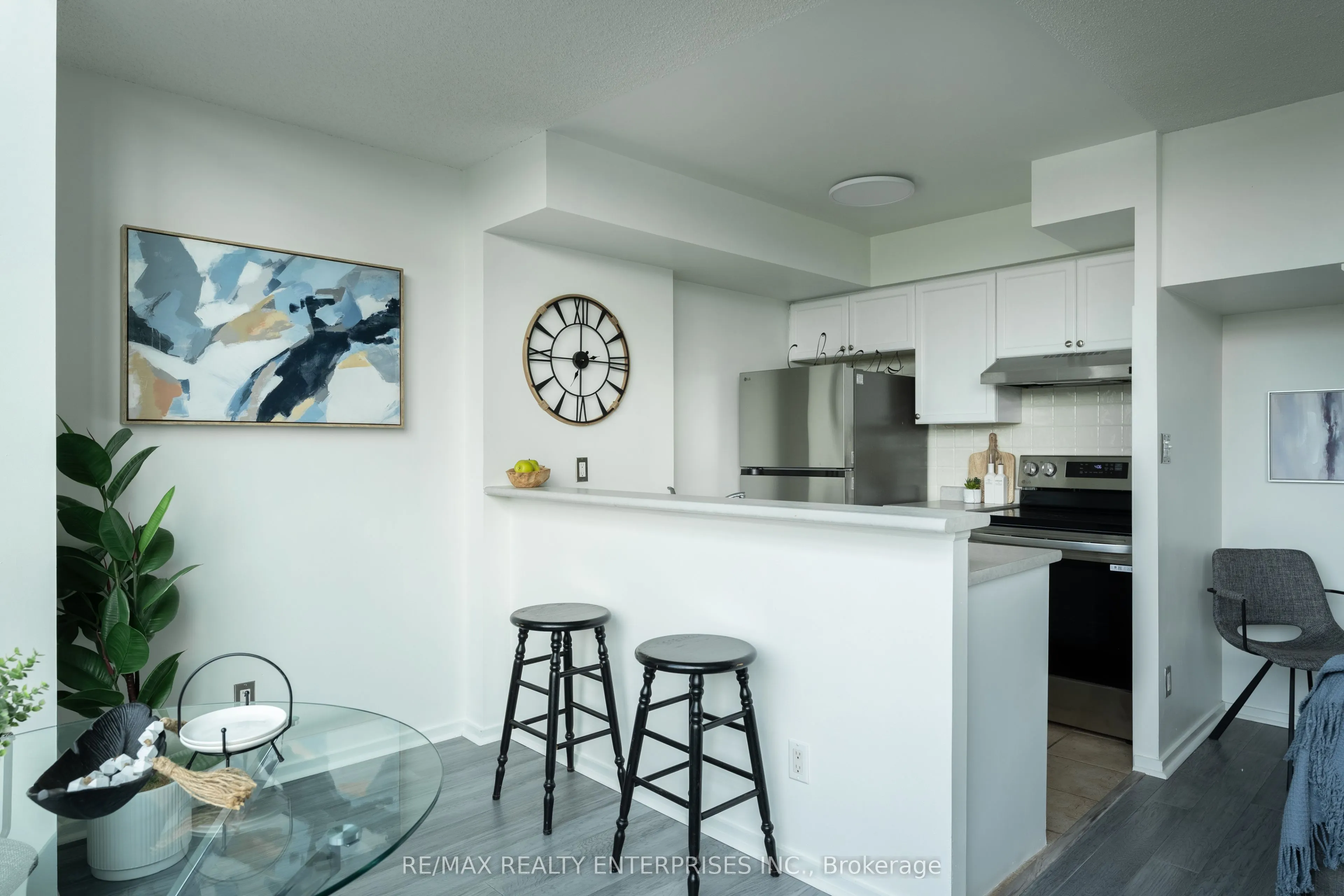 200 Manitoba Street, #333