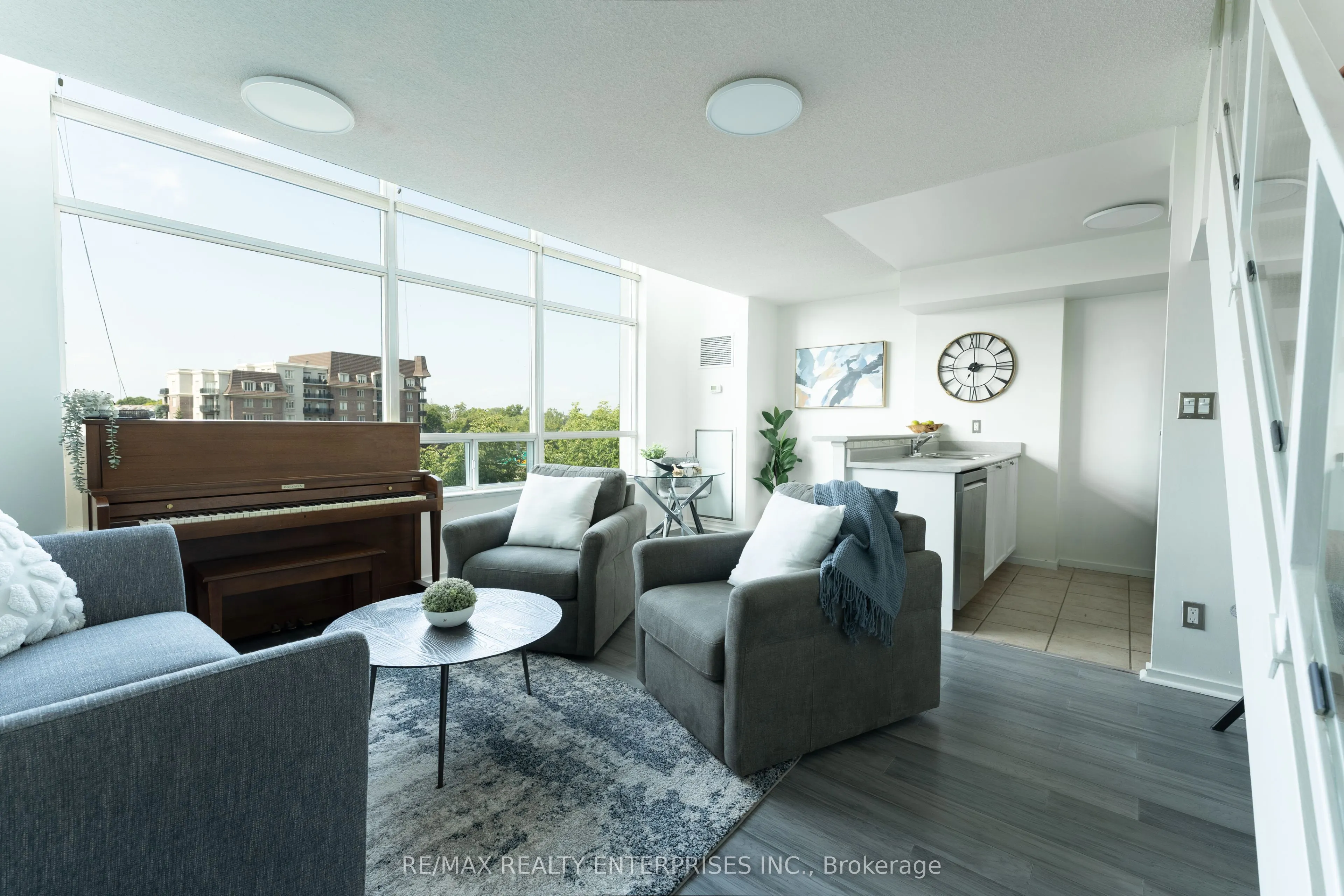 200 Manitoba Street, #333