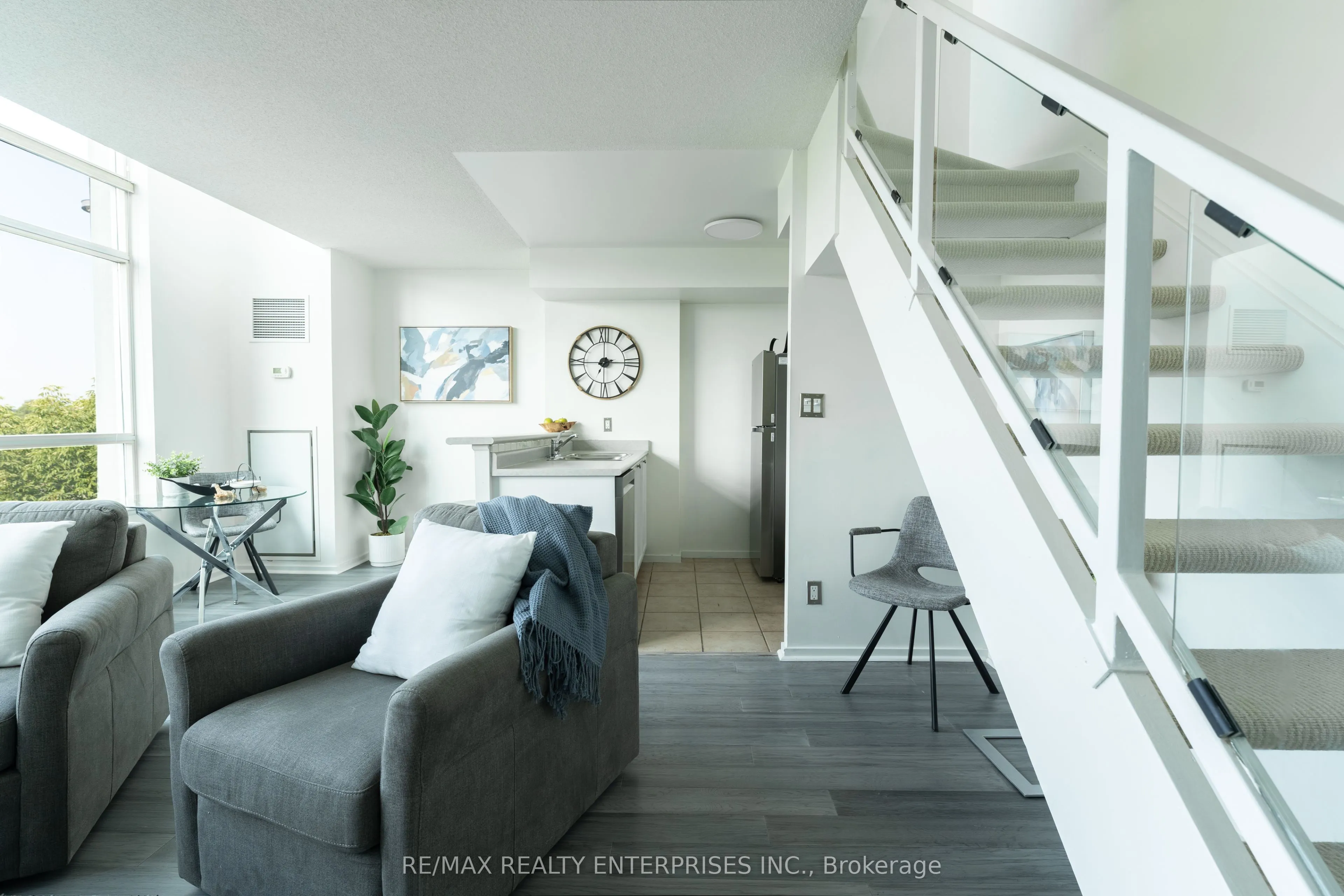 200 Manitoba Street, #333