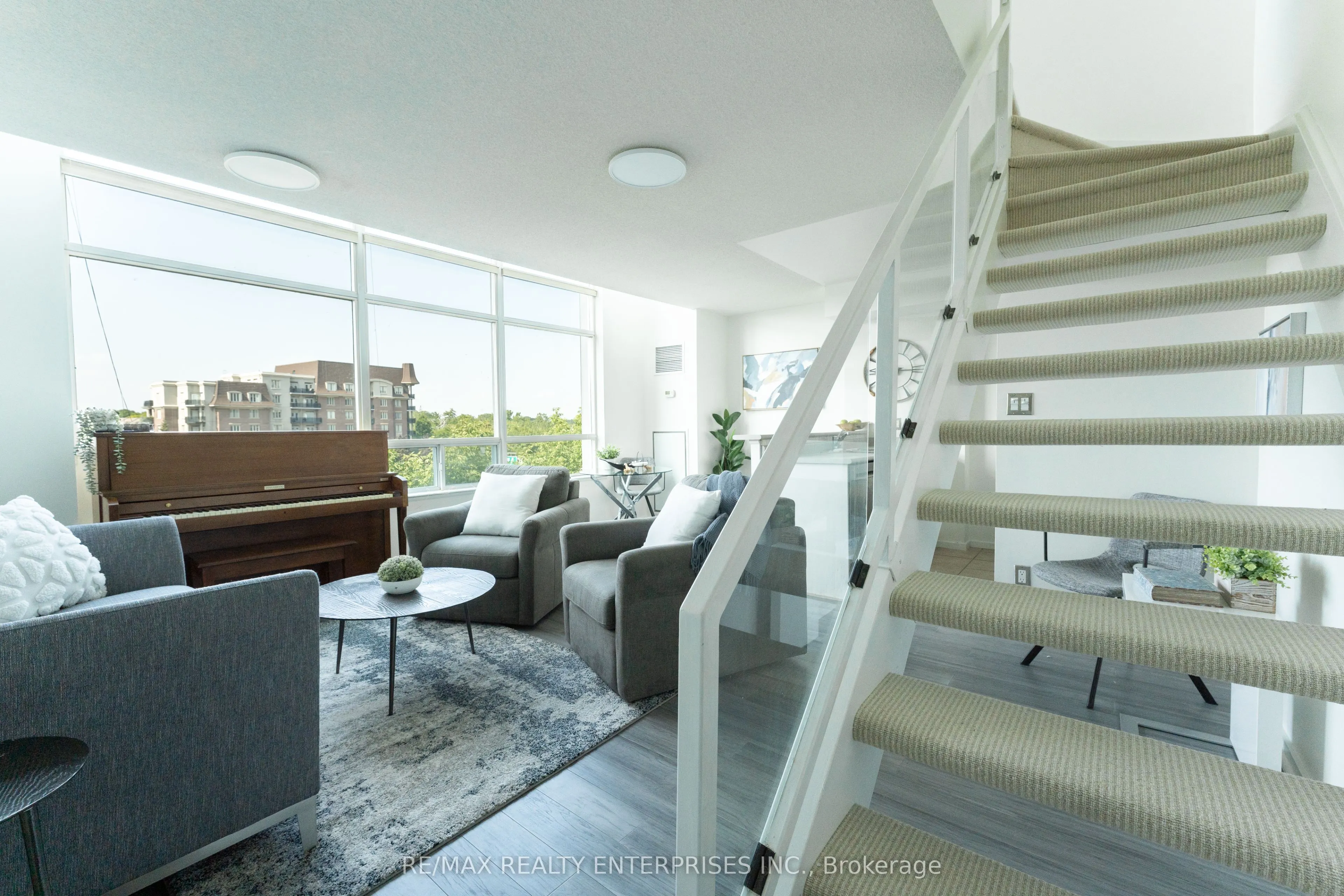 200 Manitoba Street, #333