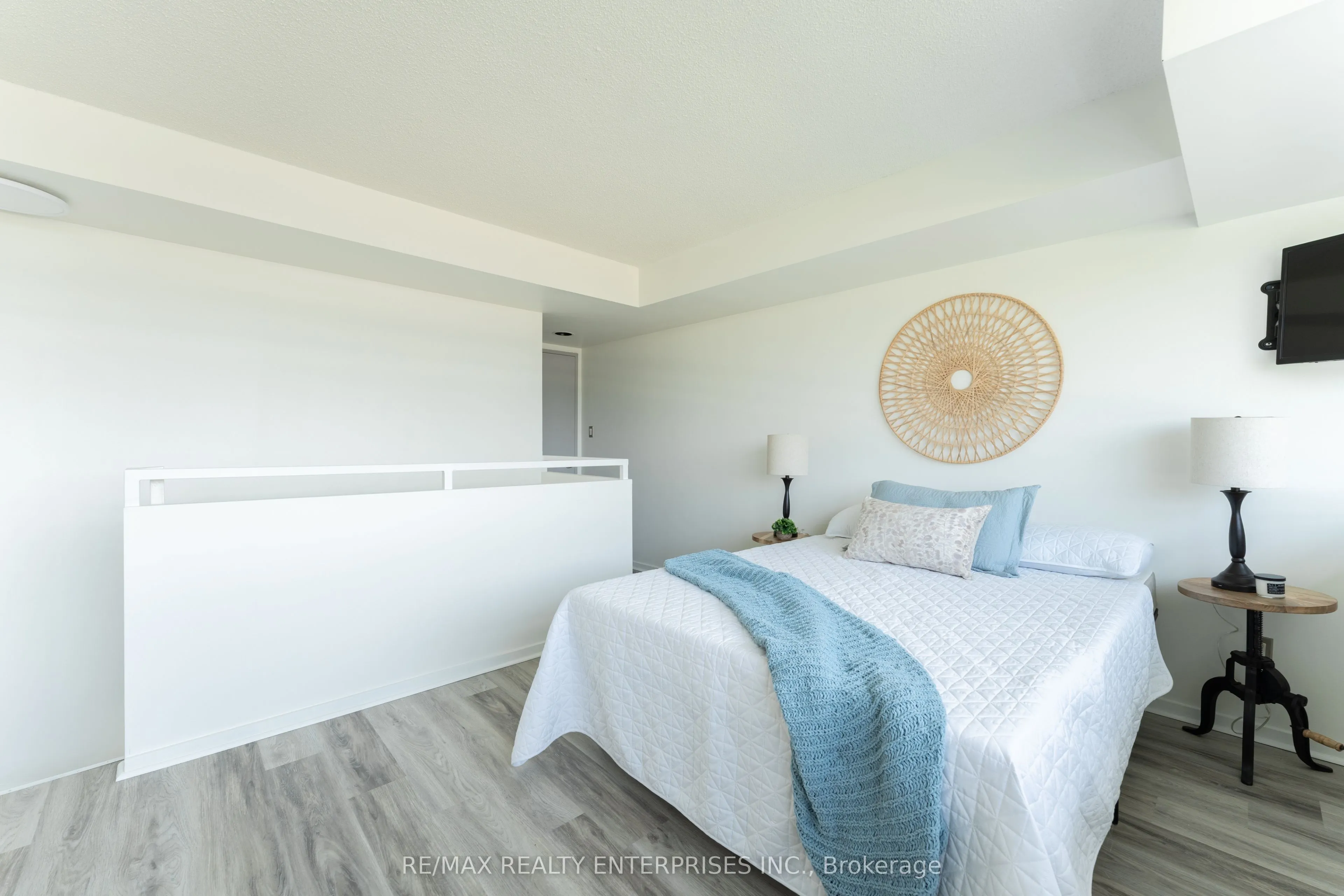 200 Manitoba Street, #333
