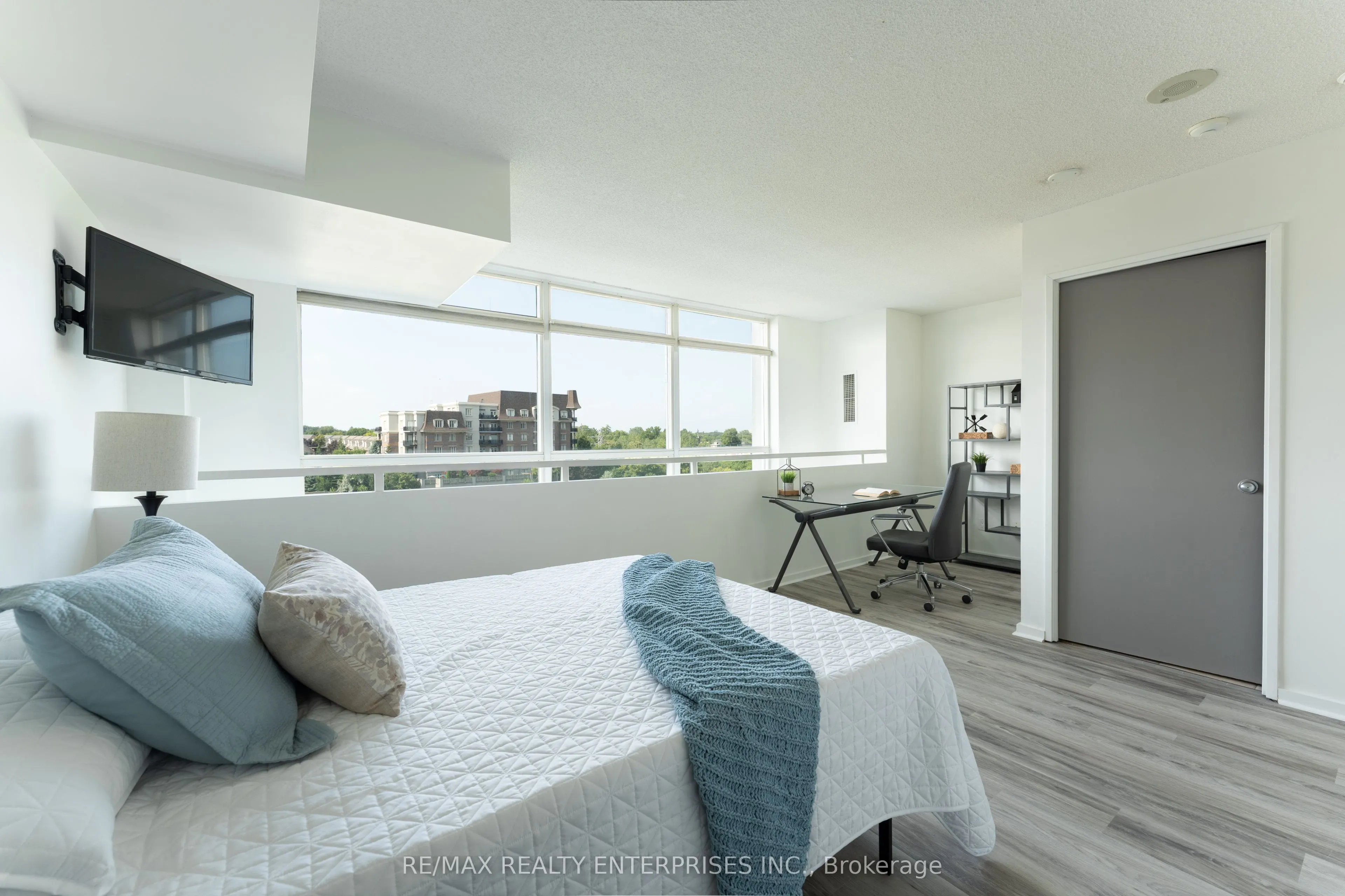 200 Manitoba Street, #333