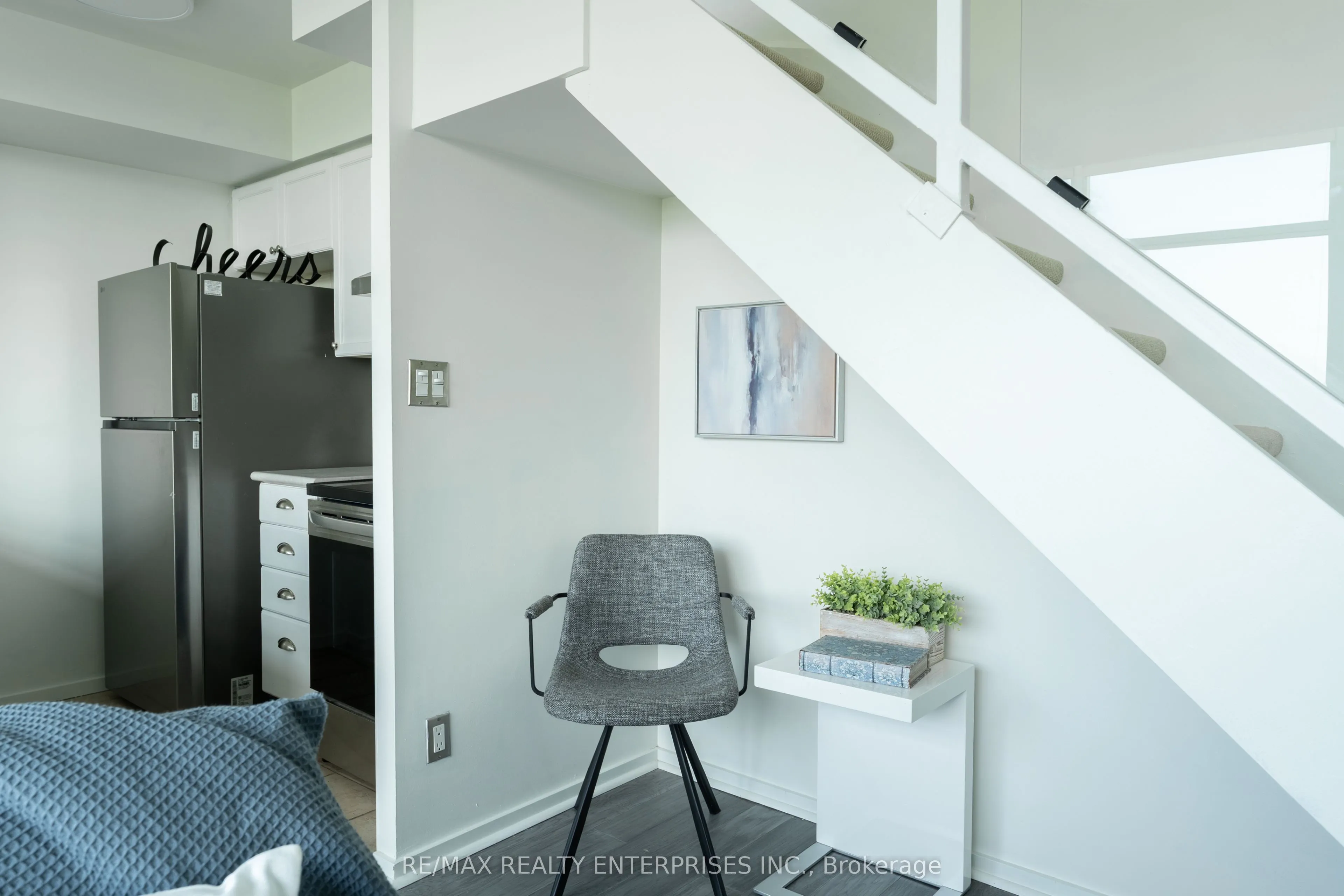200 Manitoba Street, #333