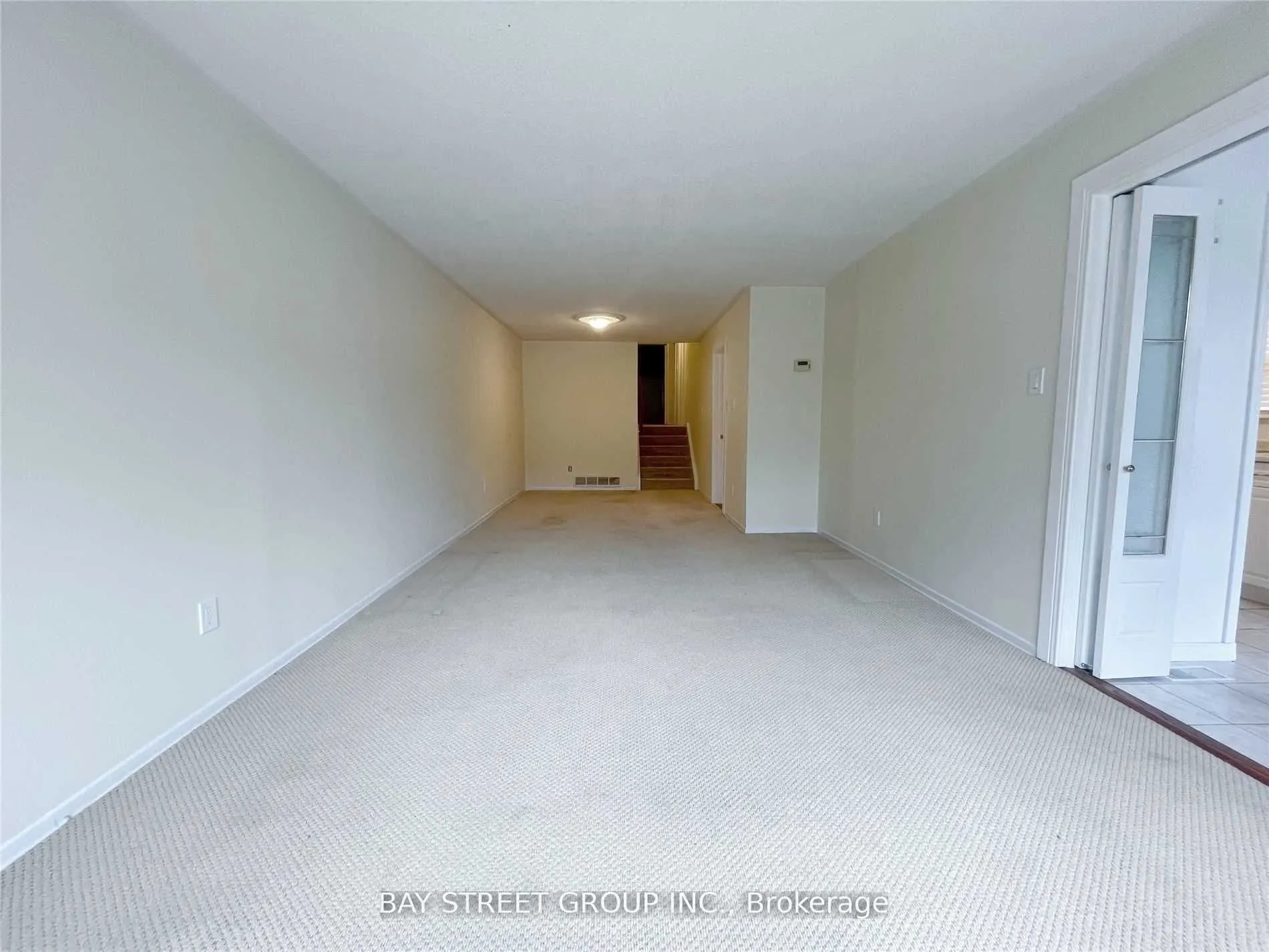 841 Consort Crescent