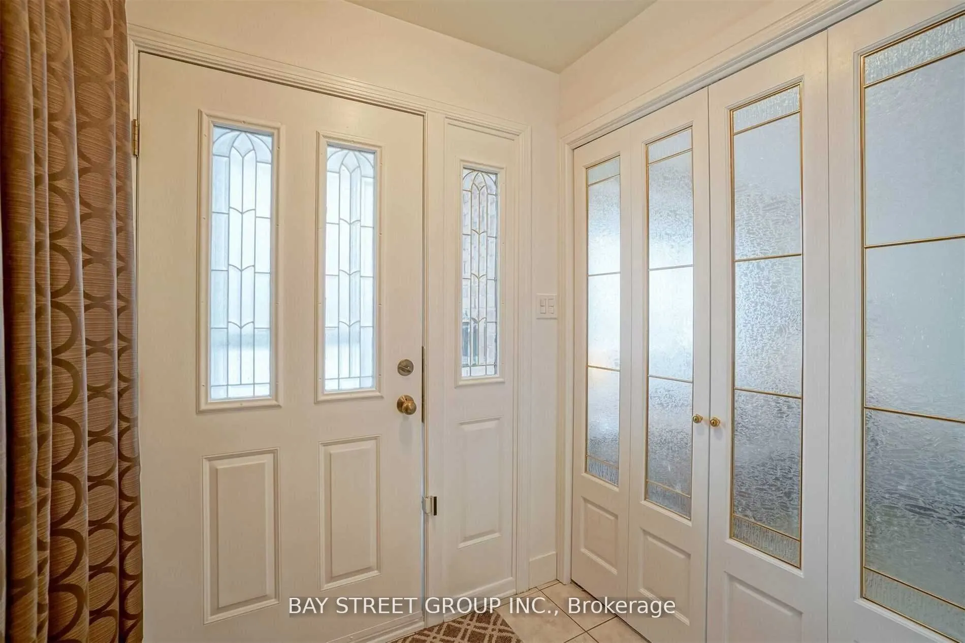 841 Consort Crescent