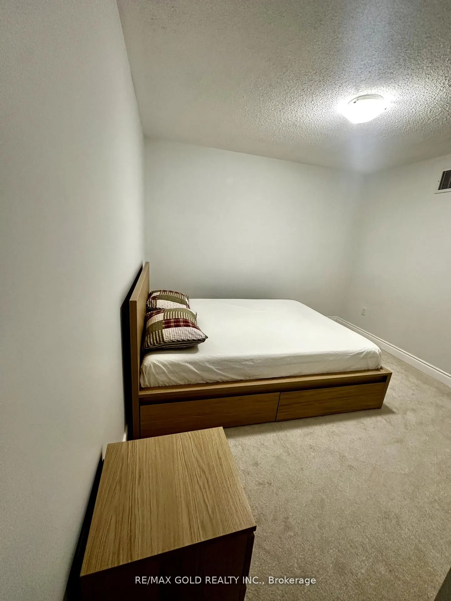 812 Fowles Court