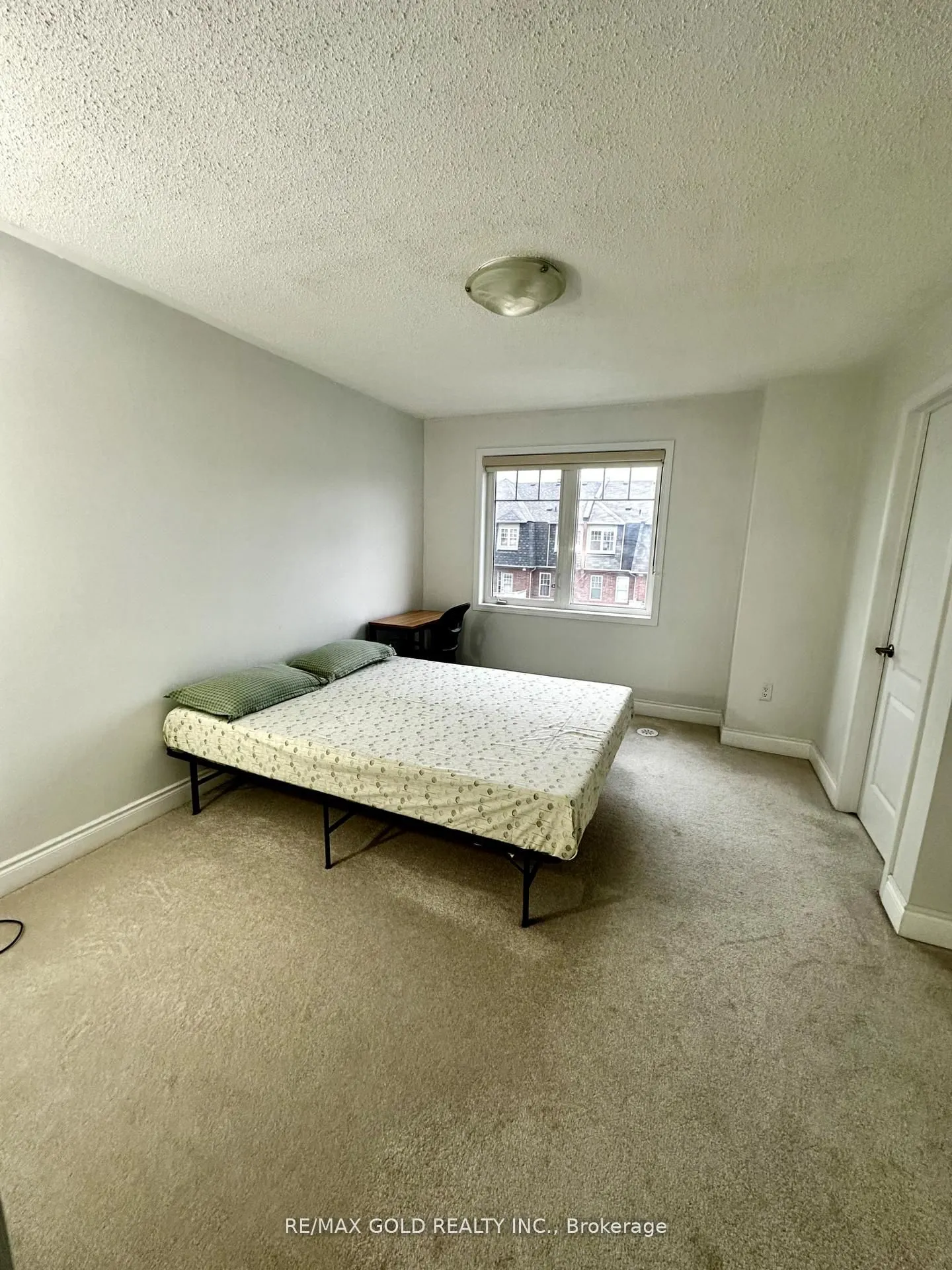 812 Fowles Court