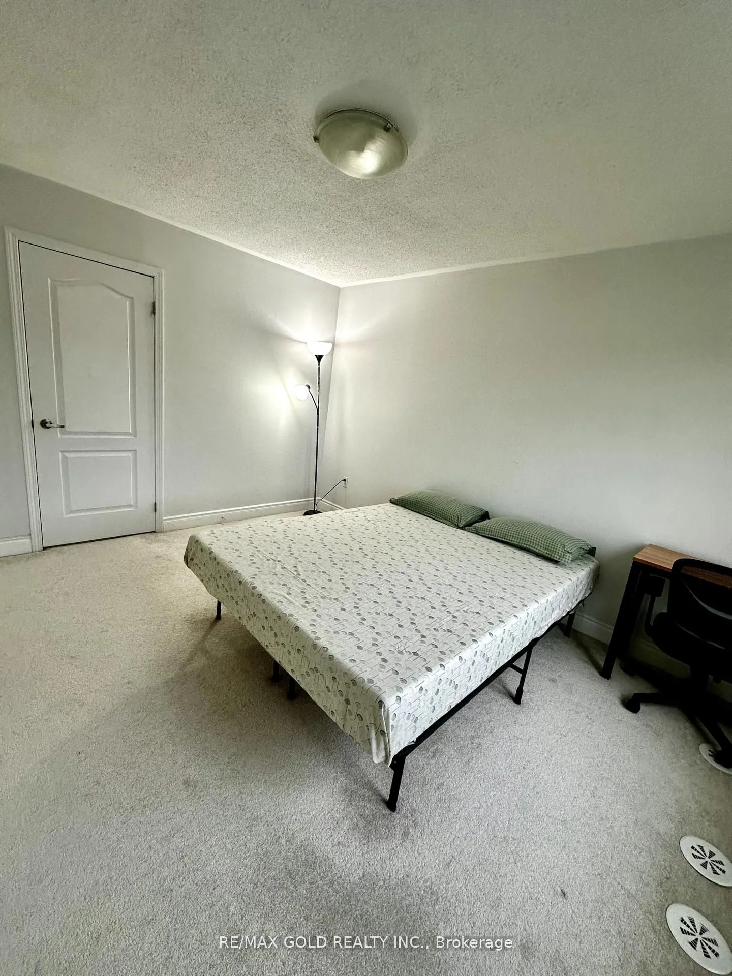 812 Fowles Court