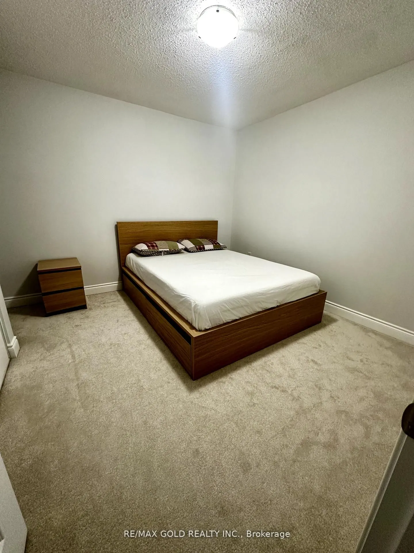 812 Fowles Court
