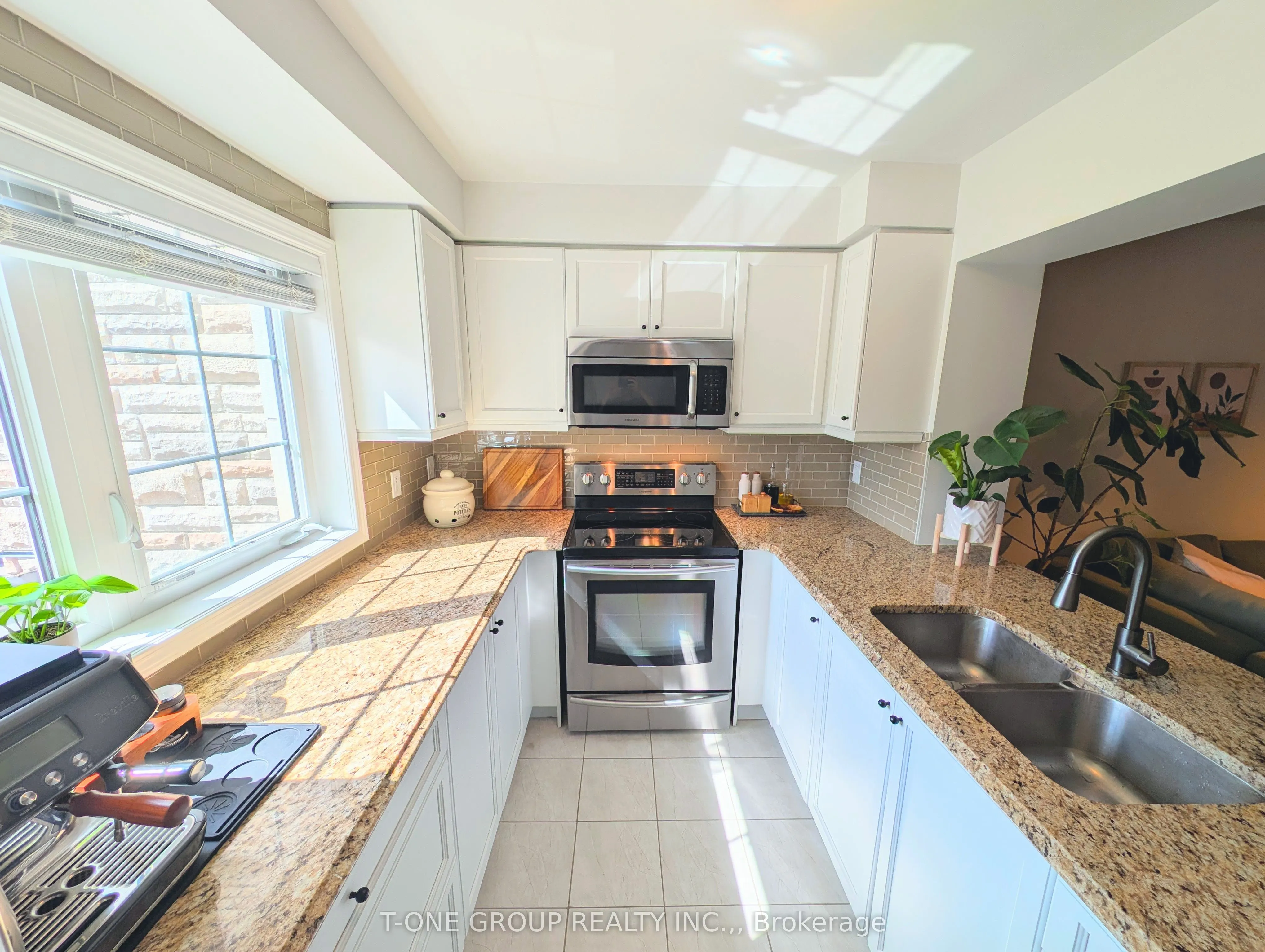 301 ELLEN DAVIDSON Drive
