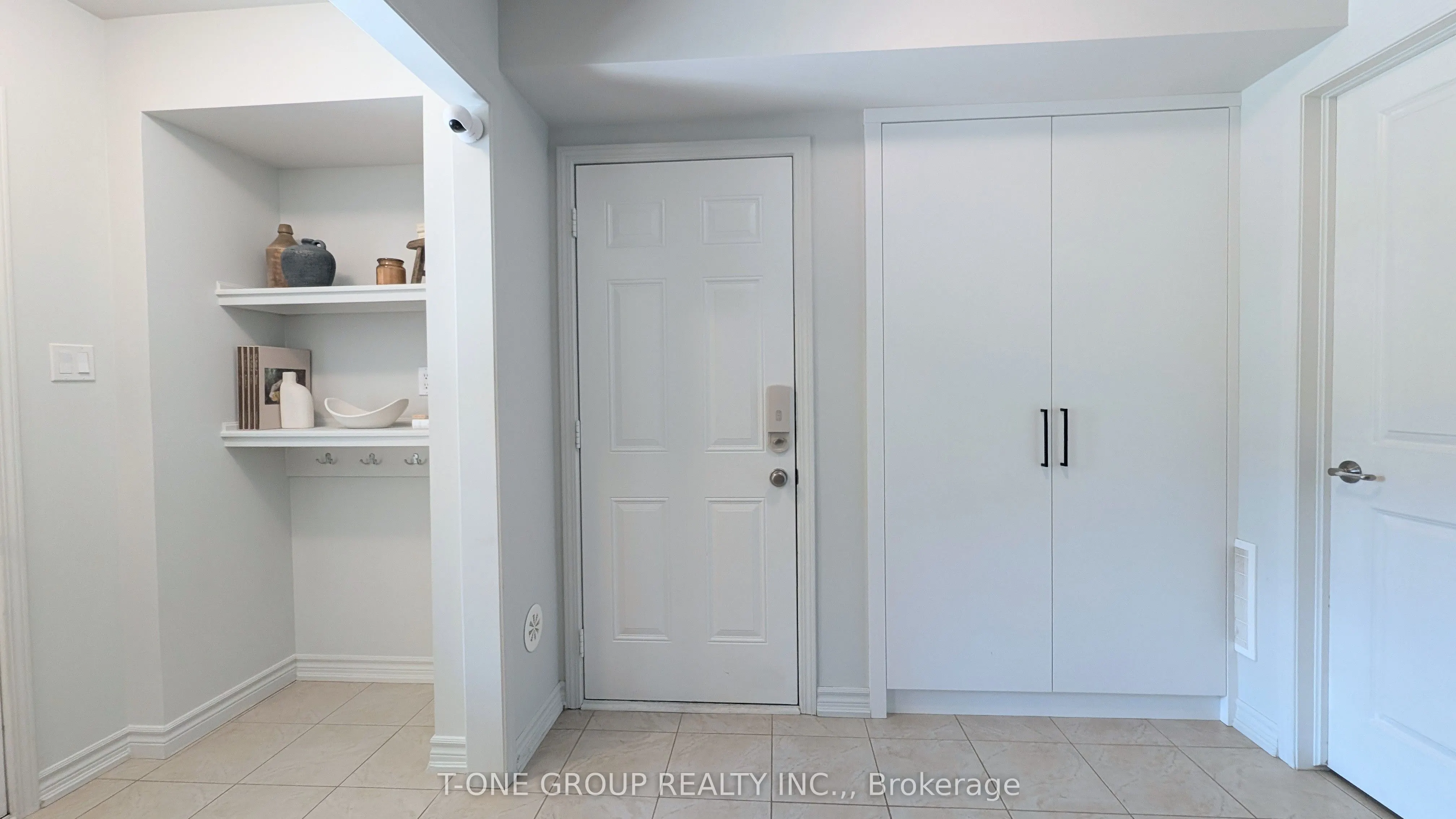 301 ELLEN DAVIDSON Drive