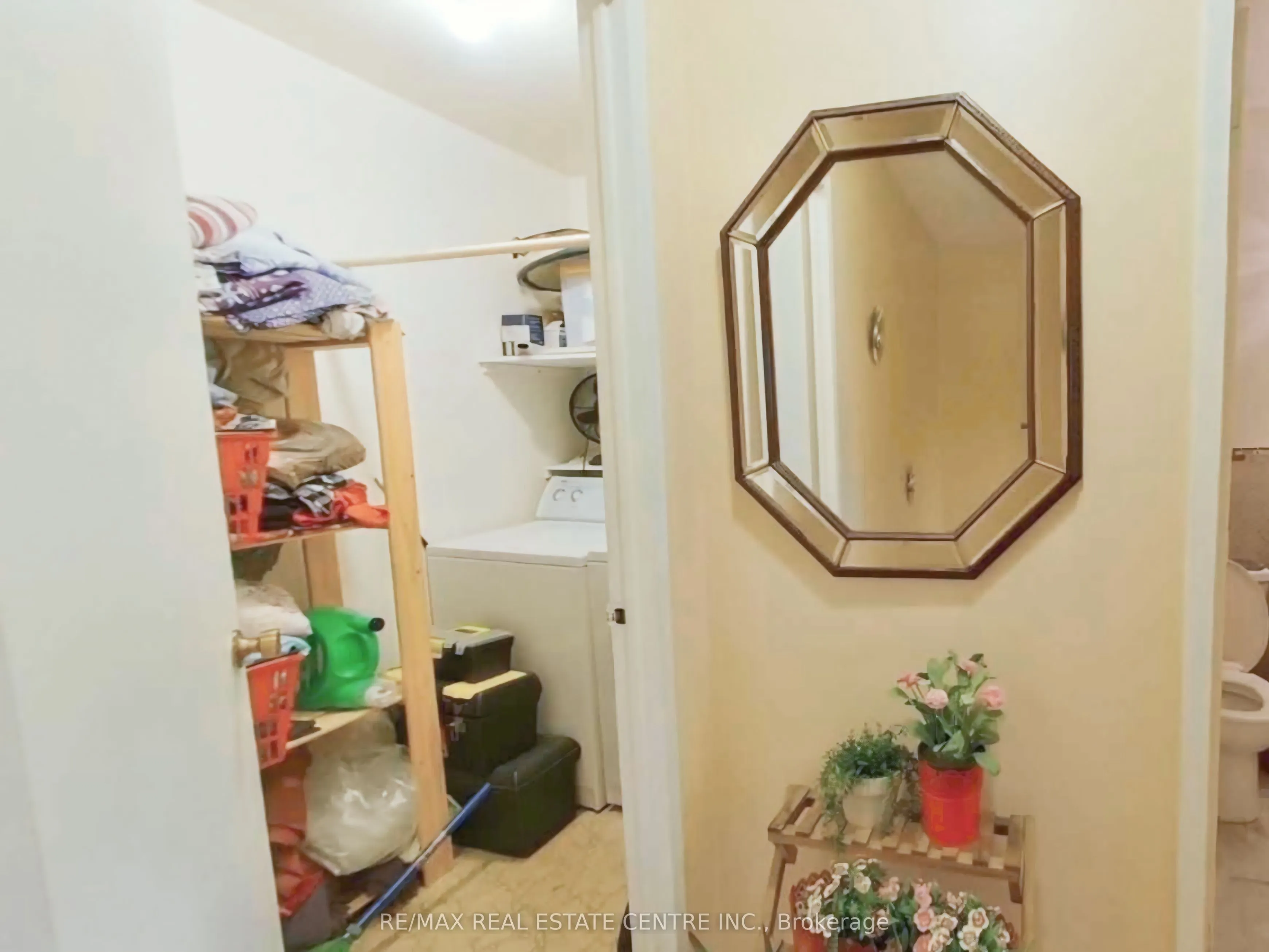 2095 Roche Court, #111