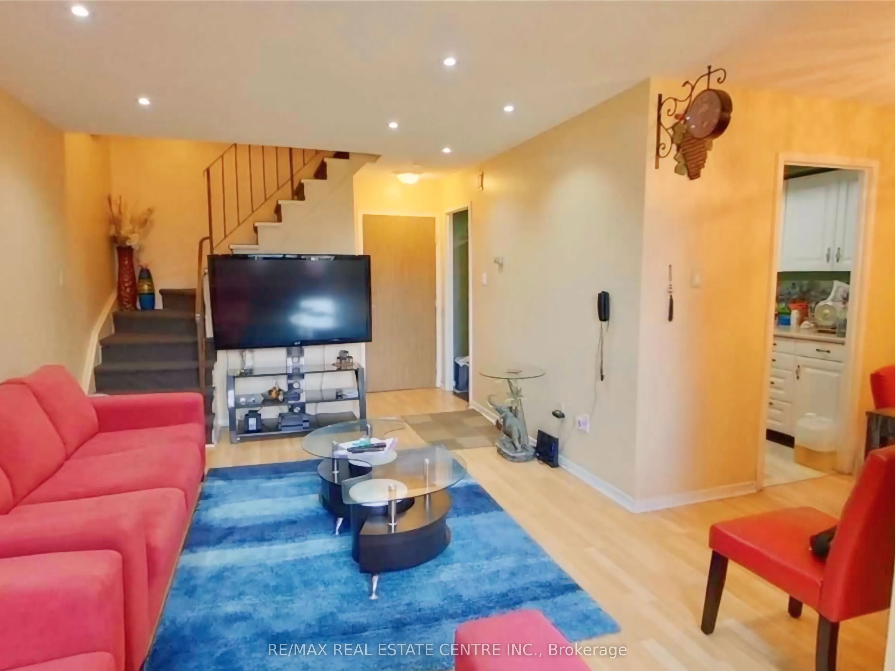 2095 Roche Court, #111