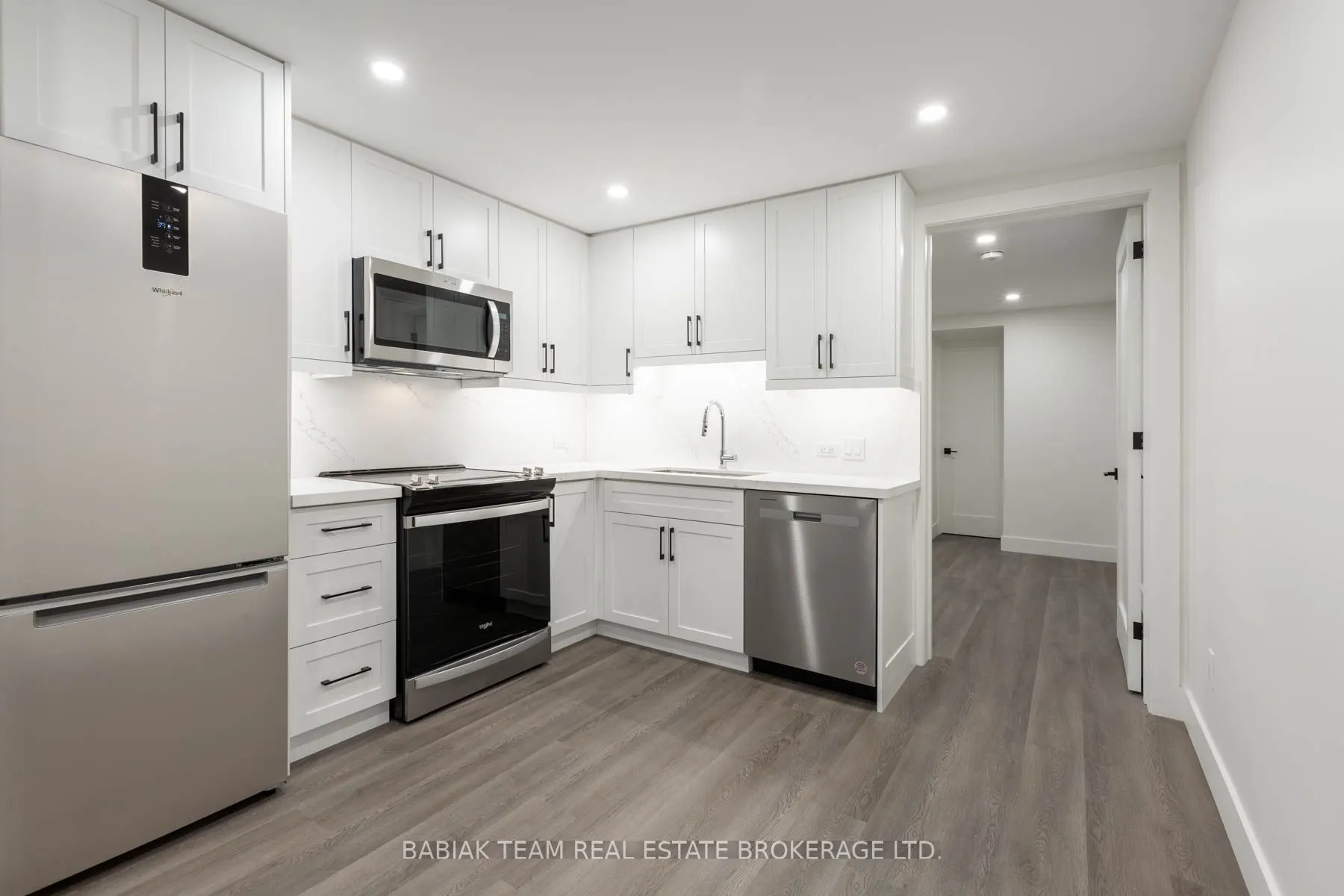 456 Armadale Avenue, #B2