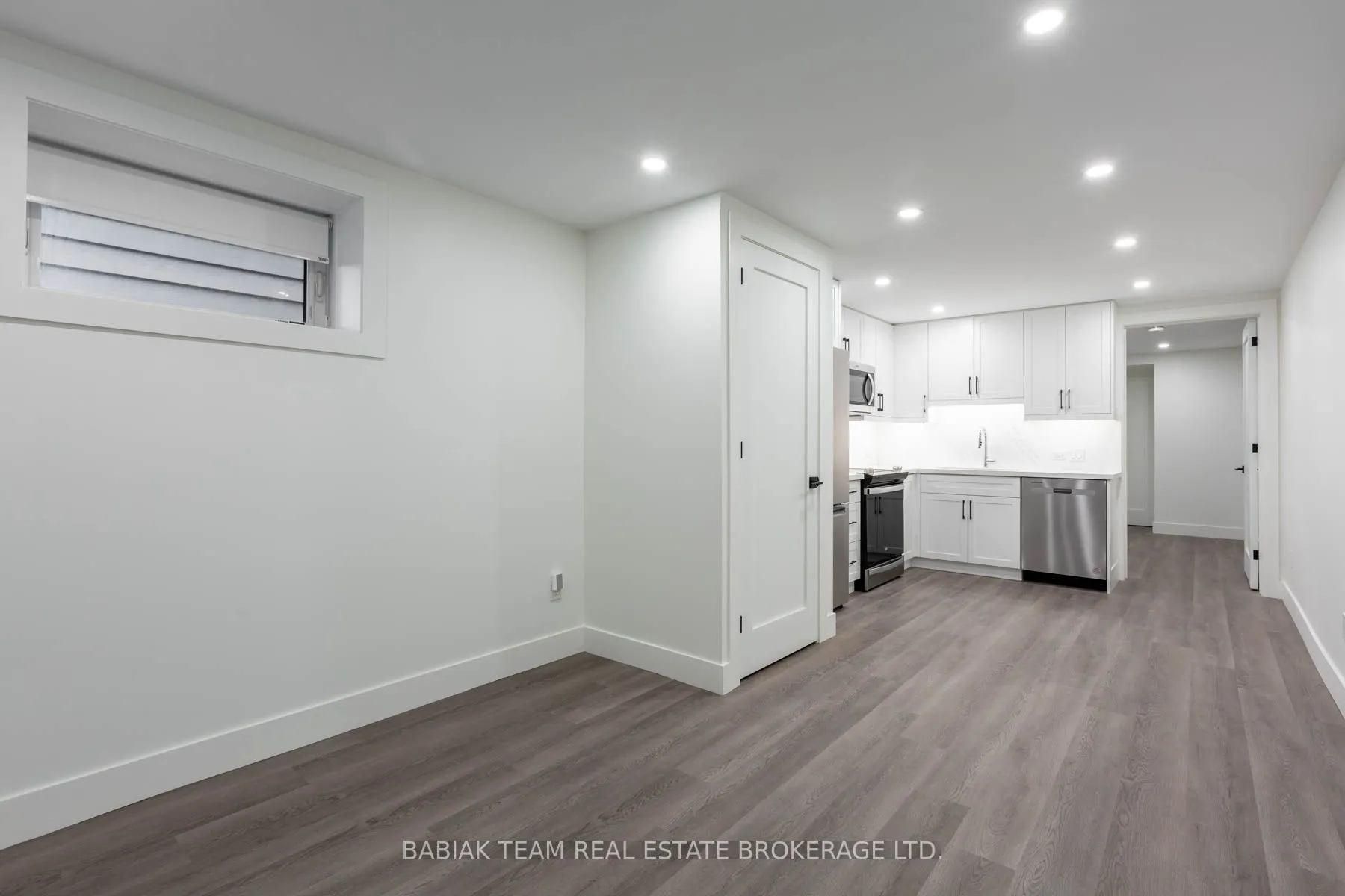 456 Armadale Avenue, #B2