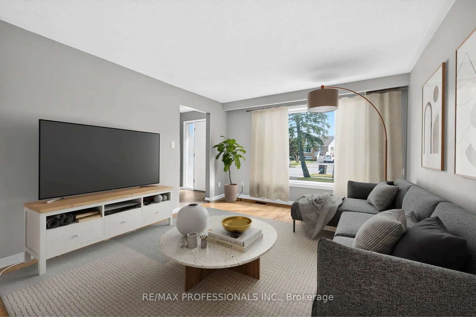 1784 Sandgate Crescent
