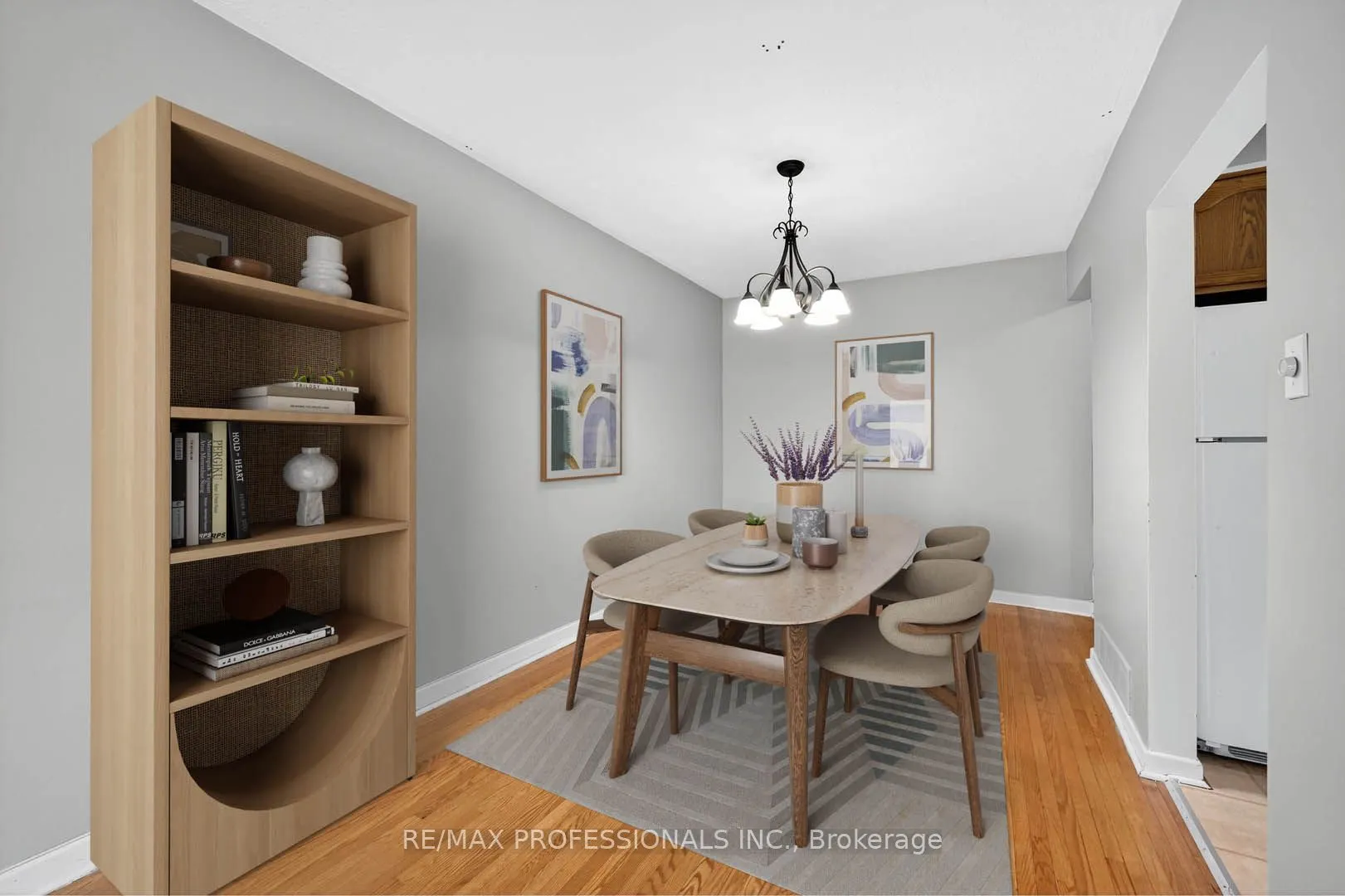 1784 Sandgate Crescent