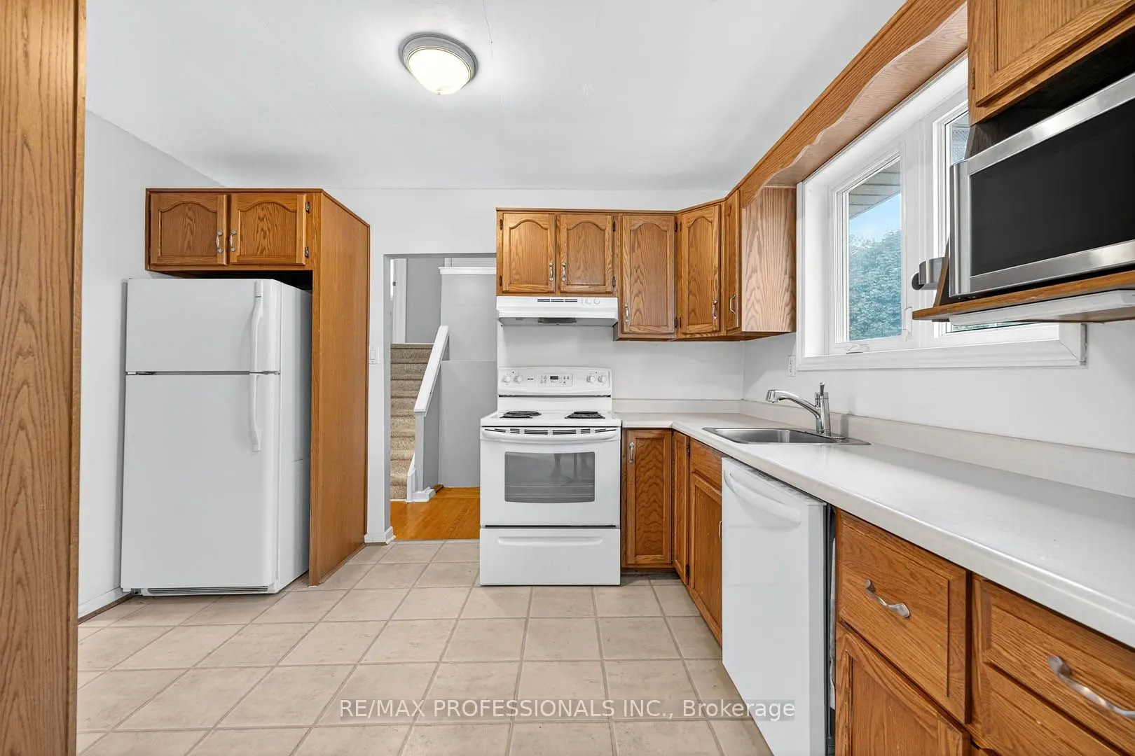 1784 Sandgate Crescent