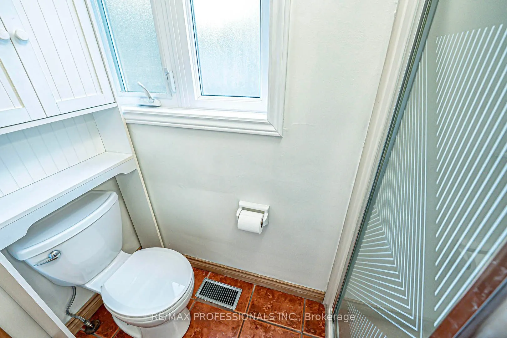 1784 Sandgate Crescent