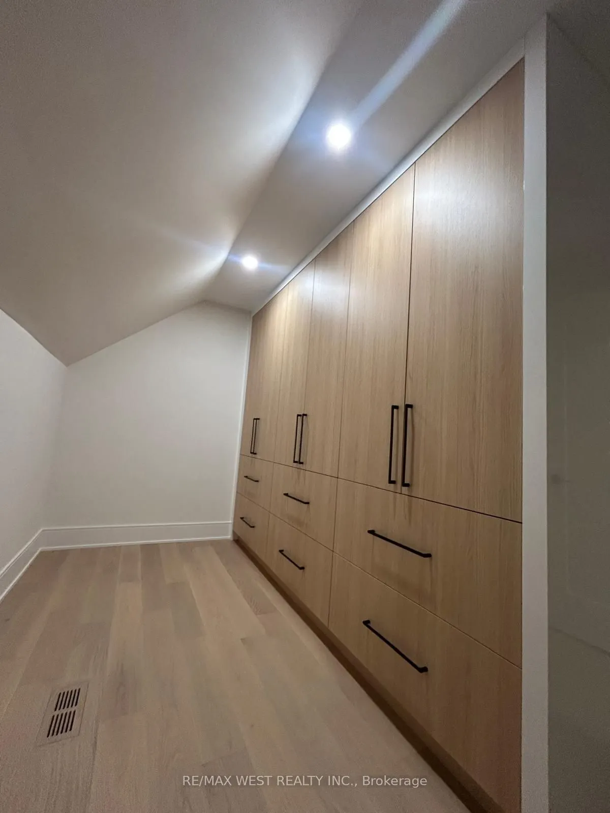 35A Frances Avenue