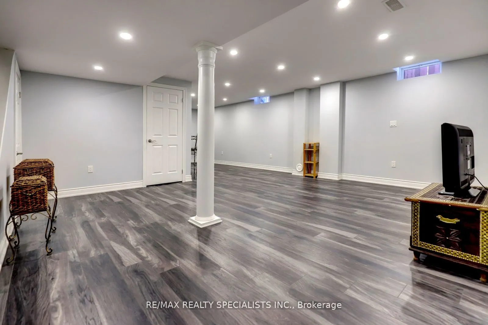 3455 Cherrington Crescent