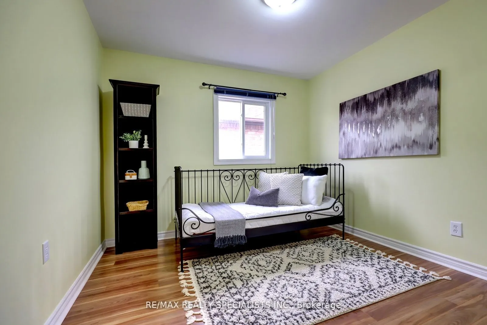 3455 Cherrington Crescent