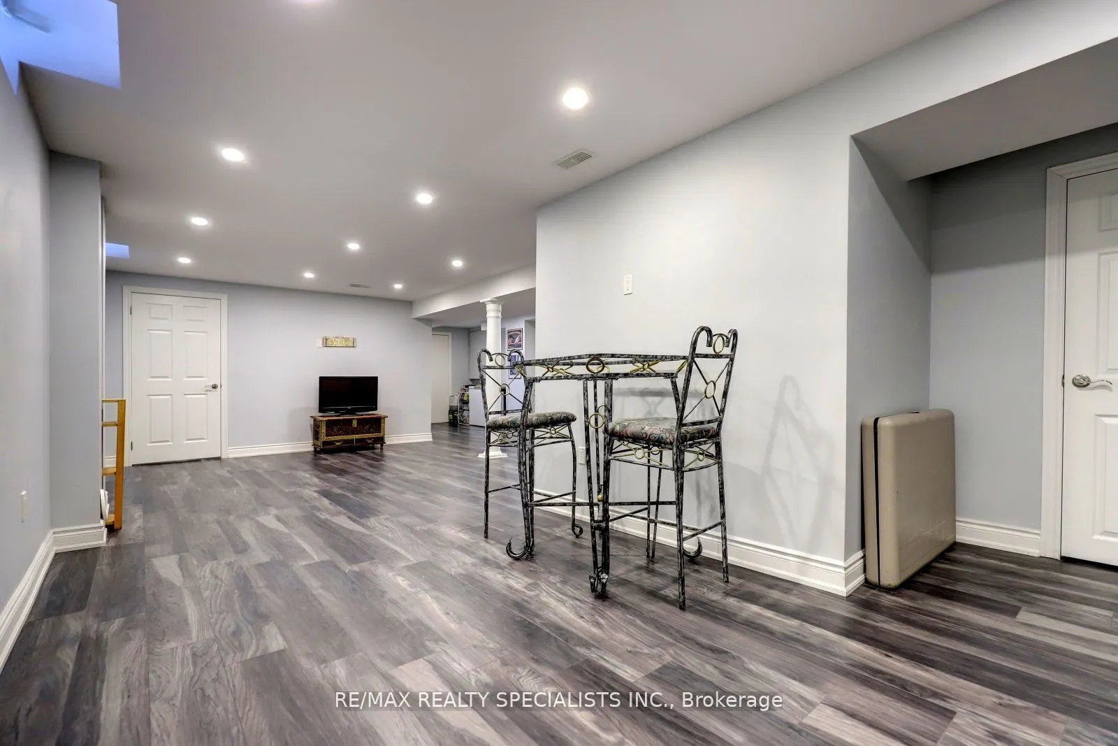3455 Cherrington Crescent