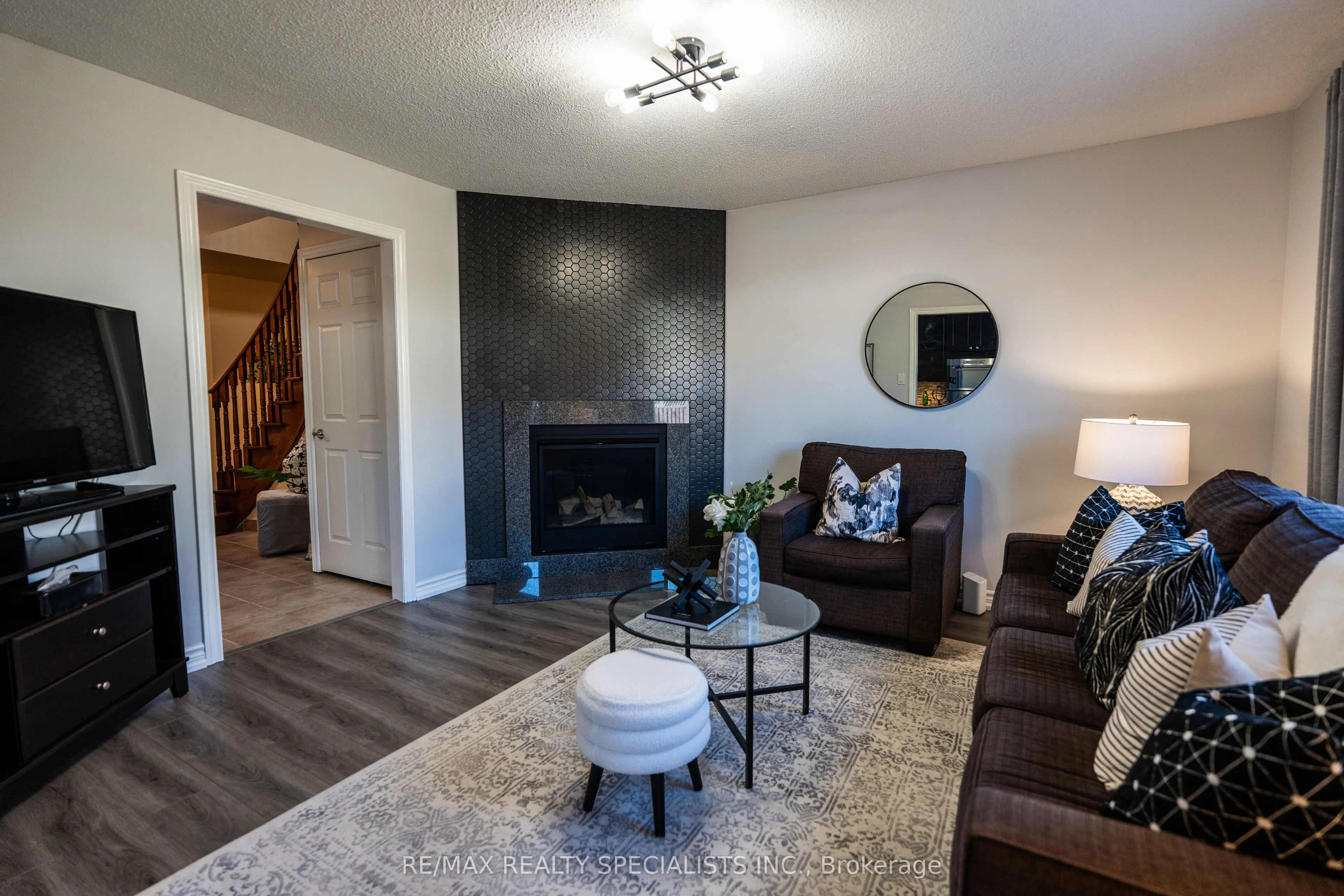 3455 Cherrington Crescent