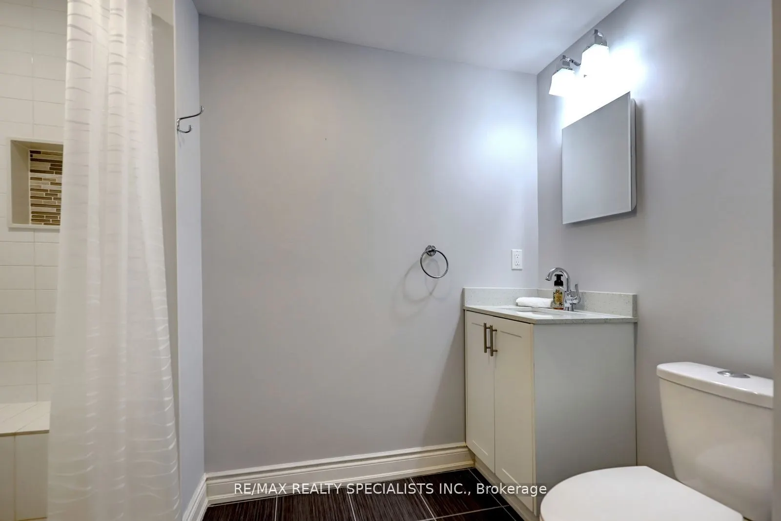 3455 Cherrington Crescent