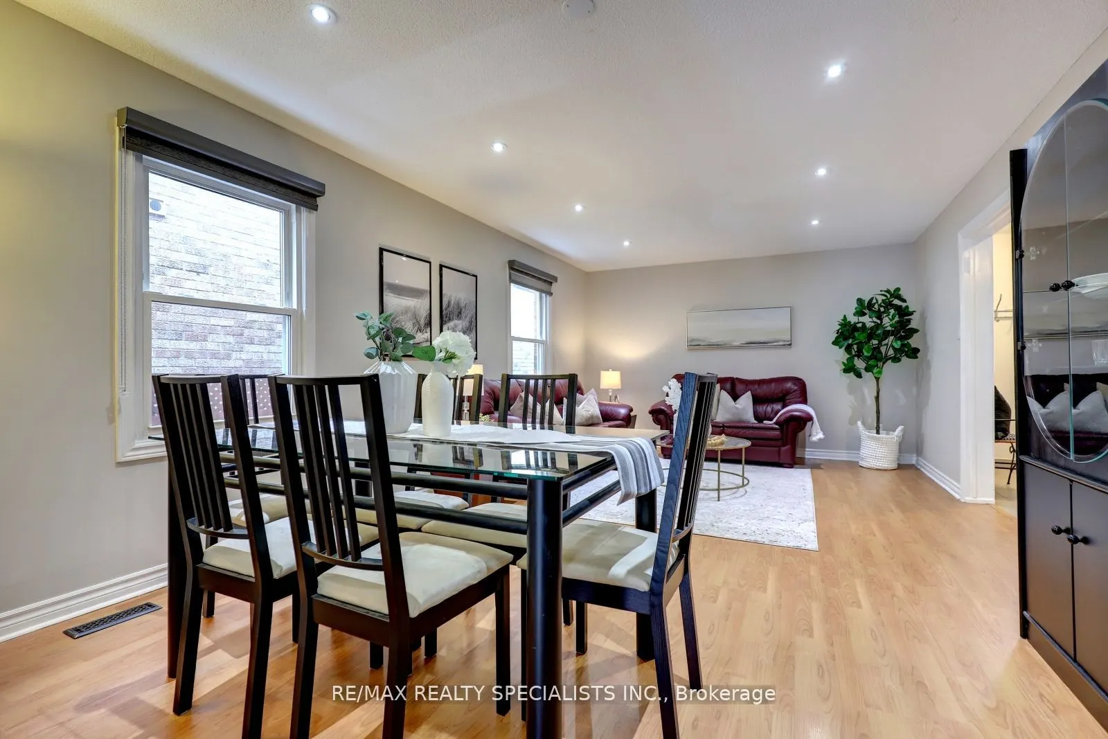 3455 Cherrington Crescent