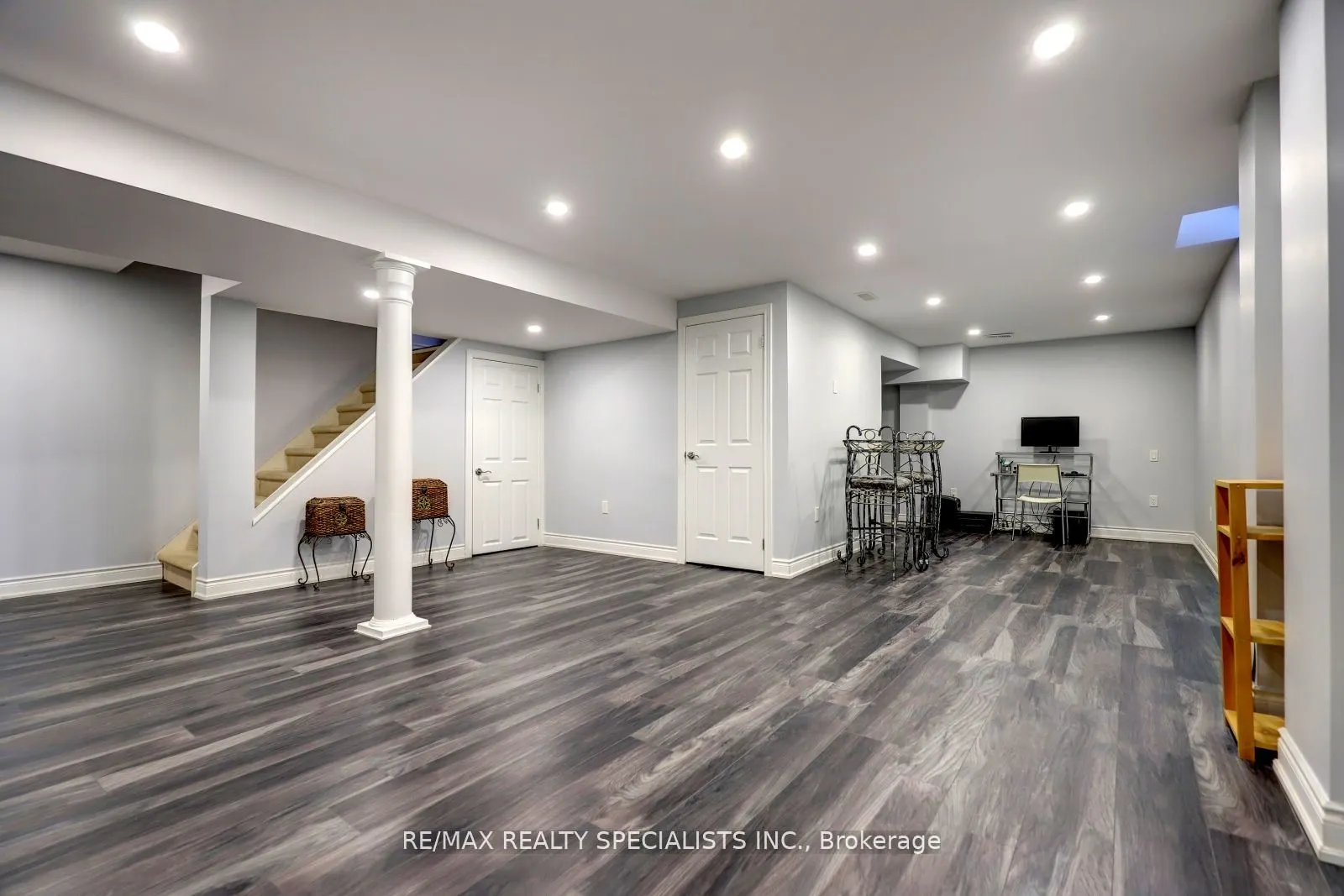 3455 Cherrington Crescent