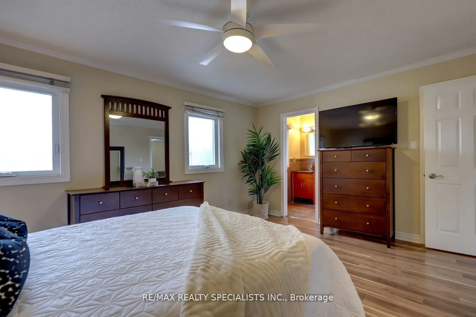 3455 Cherrington Crescent