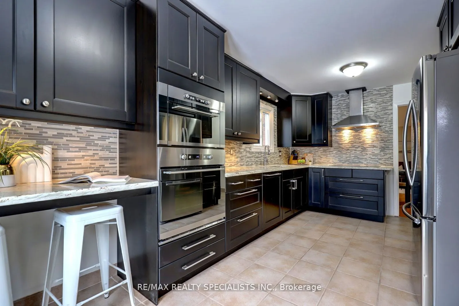 3455 Cherrington Crescent