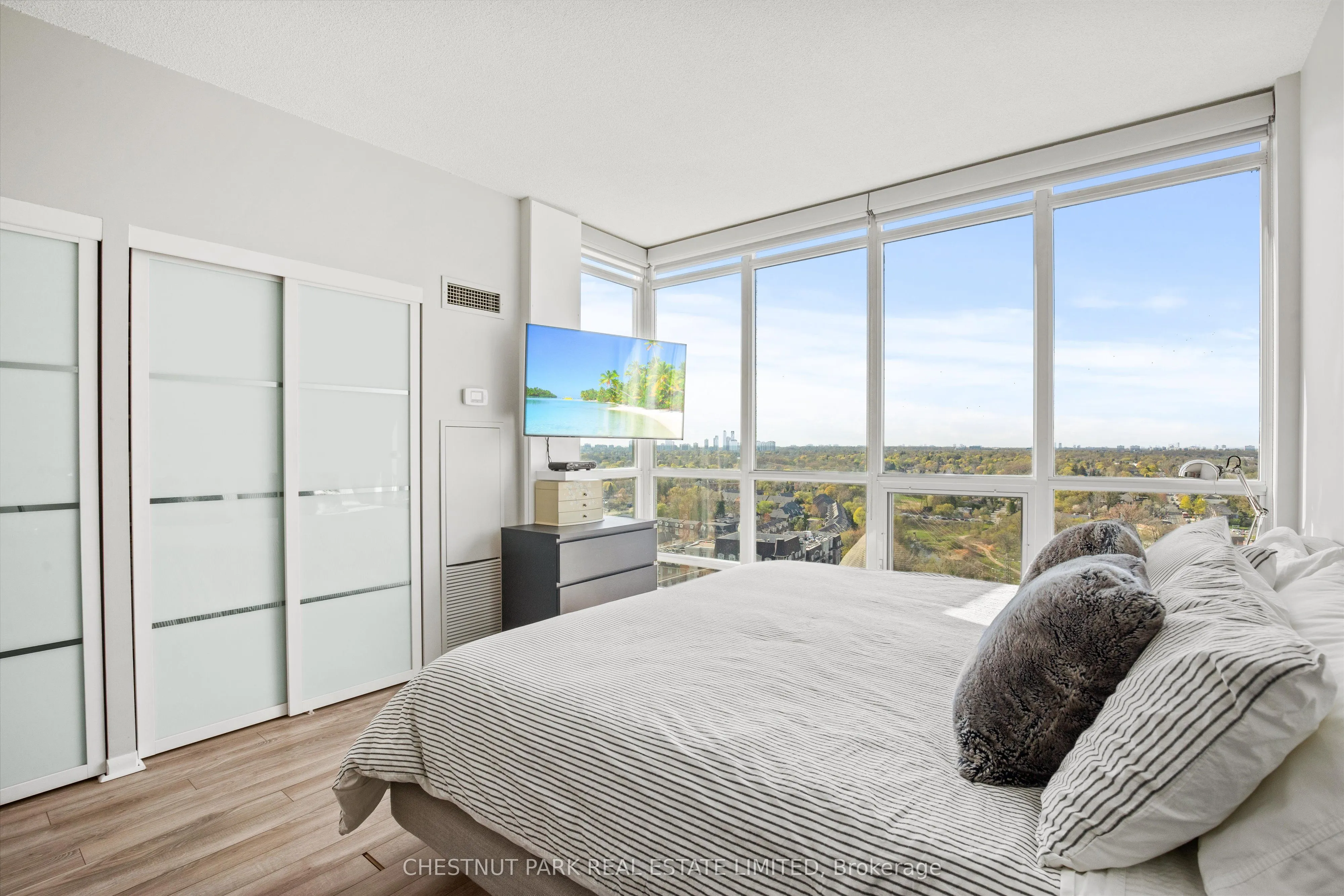 185 Legion Road N, #2216