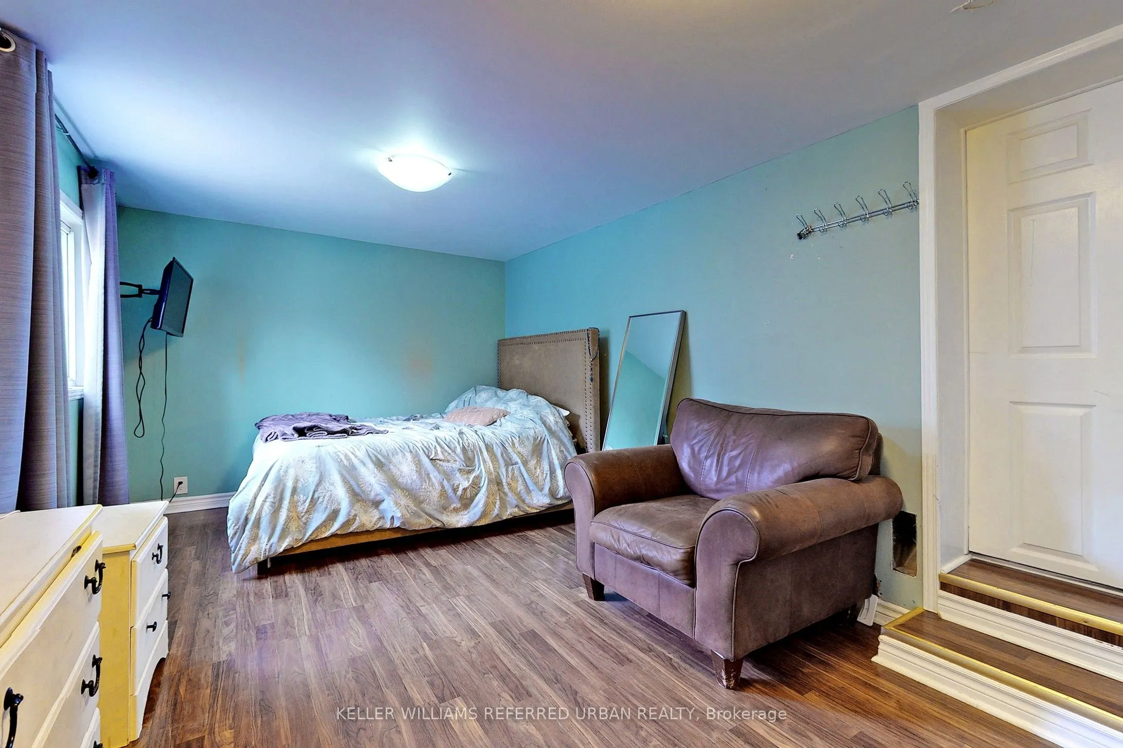 19 Bicknell Avenue