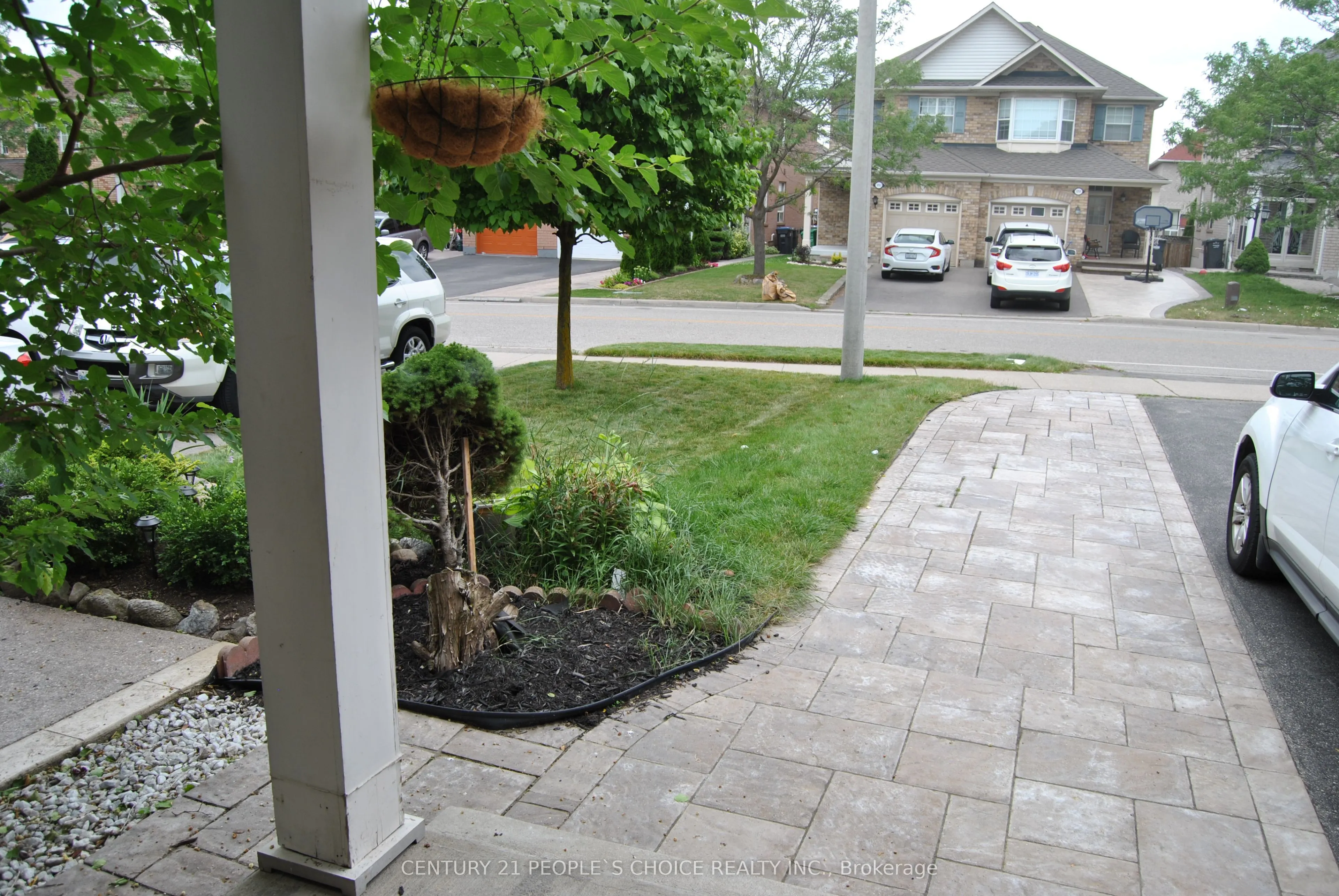 1248 Prestonwood Crescent