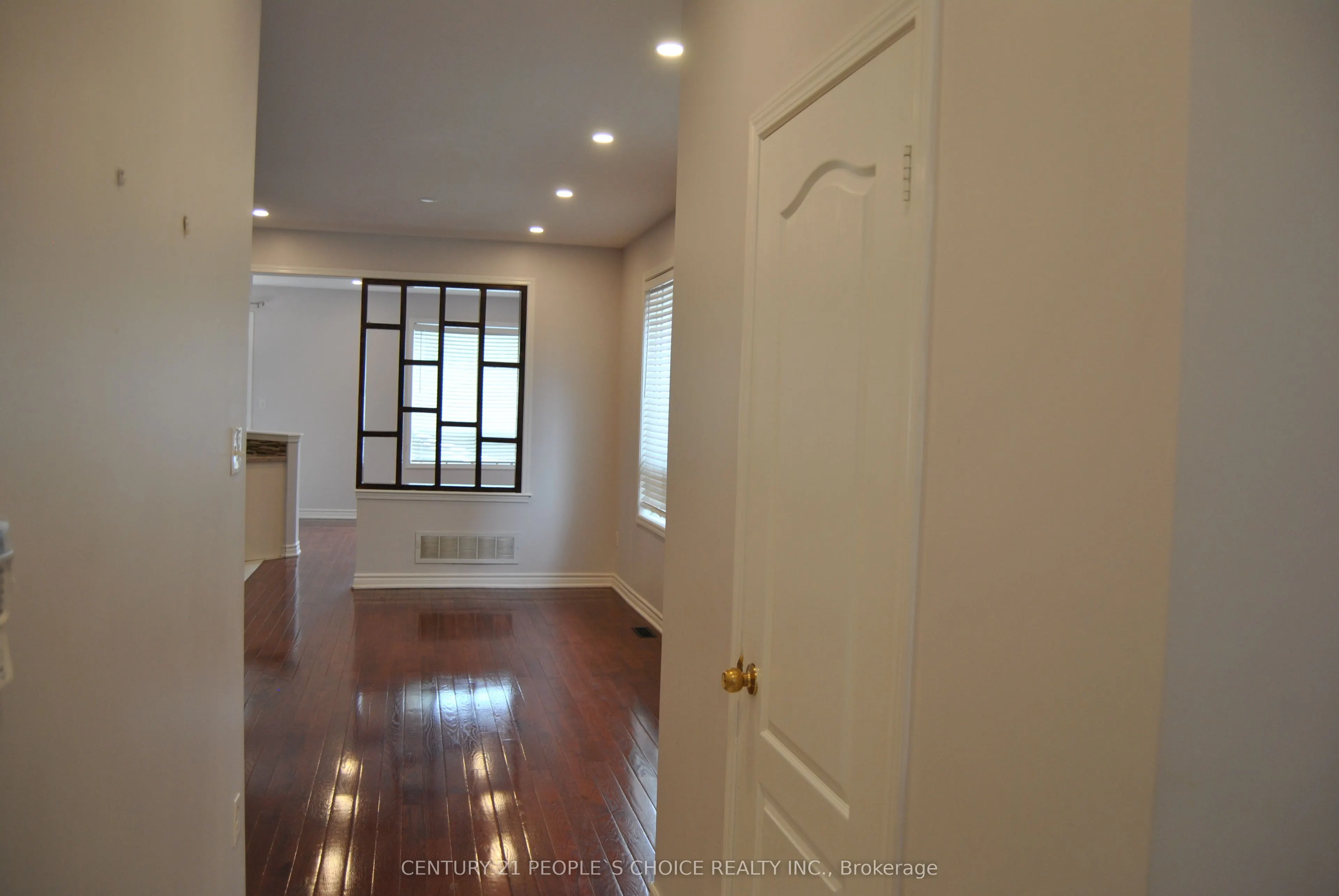 1248 Prestonwood Crescent